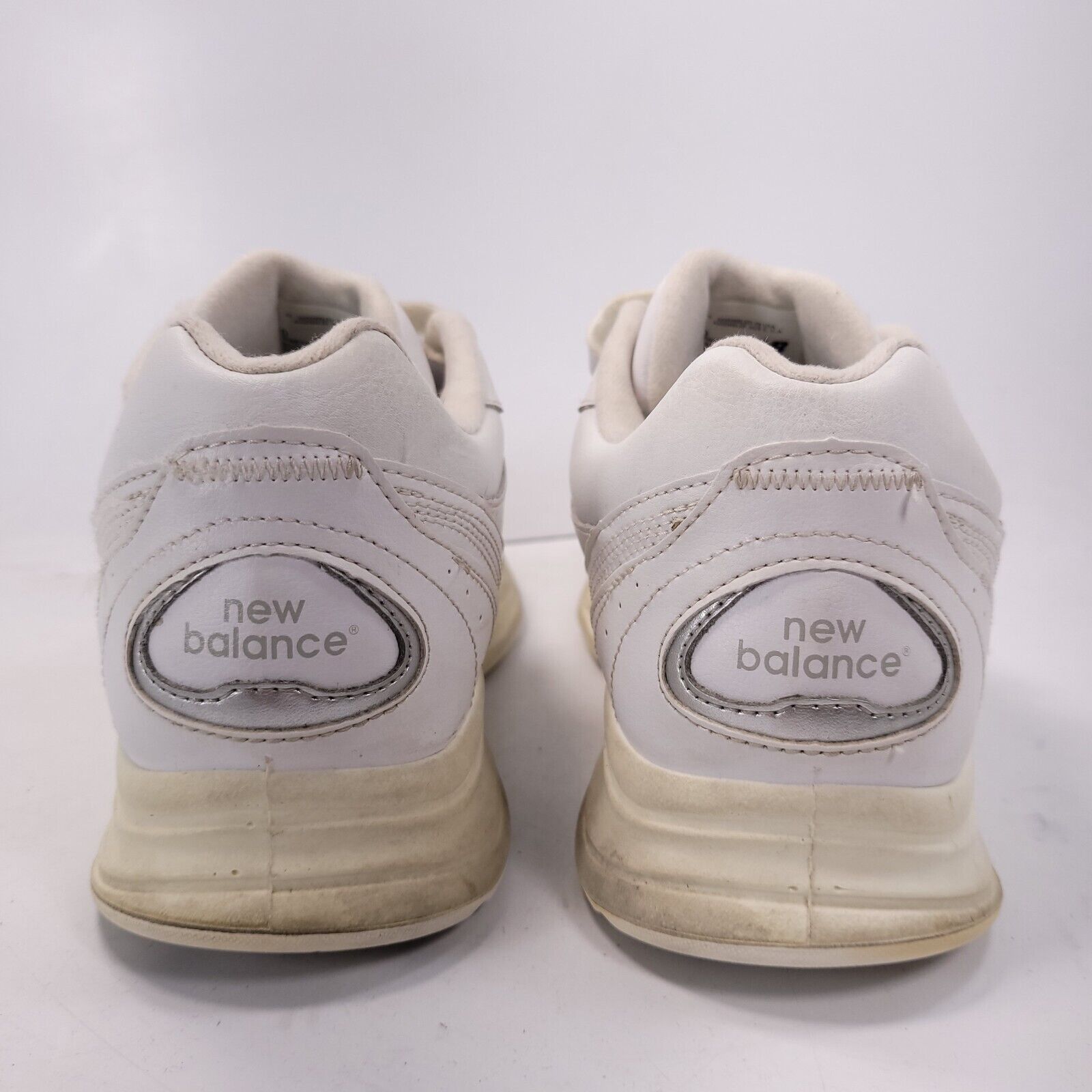 New Balance New Balance 577 Athletic Shoe Mens Size 10.5 D MW577VW White Size US 10.5 / EU 43-44 - 3 Thumbnail