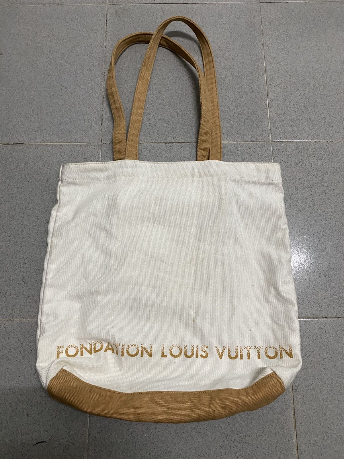 Louis Vuitton Fondation Louis Vuitton totebag Size ONE SIZE - 2 Thumbnail