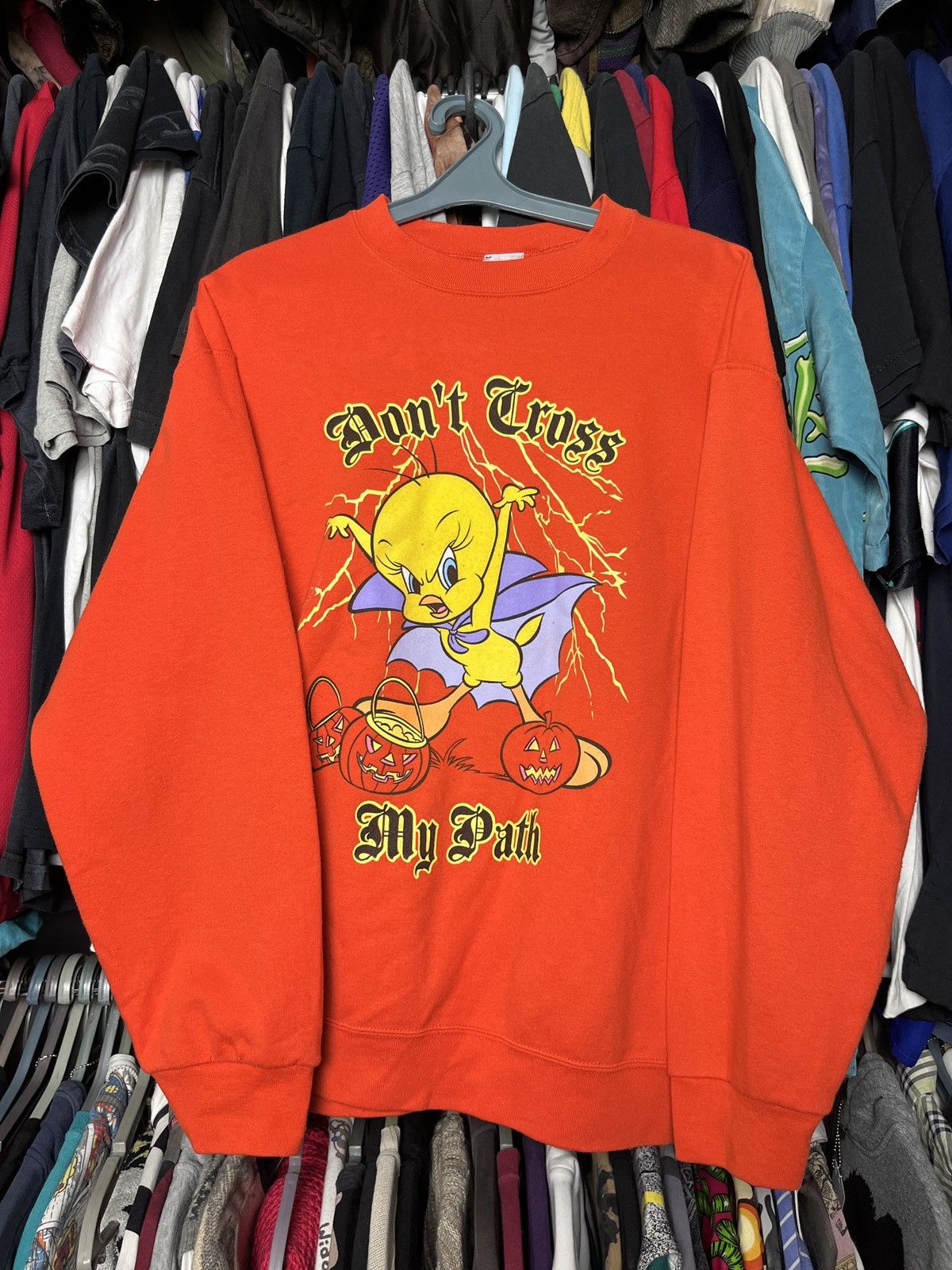 Vintage × Warner Bros 90s TWEETY HALLOWEEN DON'T CROSS MY PATH SWEATSHIRT - 1326 Size US L / EU 52-54 / 3 - 1 Thumbnail