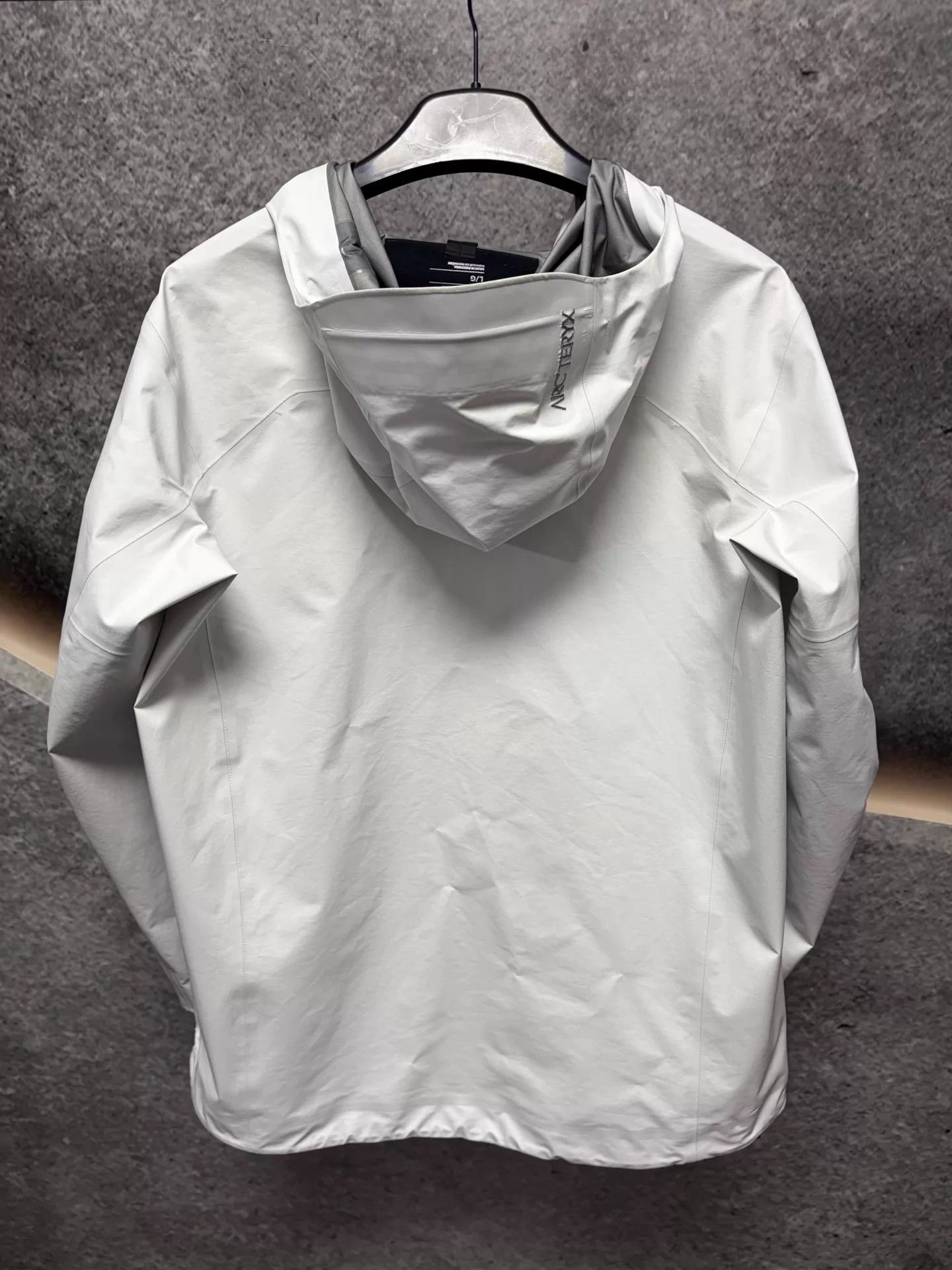 Arc'teryx ARC'TERYX Beta Jacket Women's L Atomic Gray Size L / US 10 / IT 46 - 2 Thumbnail