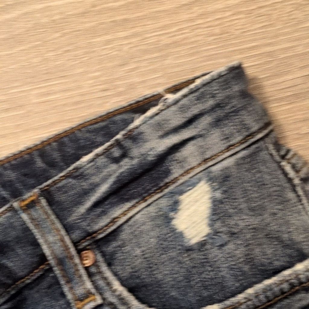 Joe's Joe's kency slim crop boyfriend distress jean shorts size 28 Size 28" / US 6 / IT 42 - 4 Thumbnail