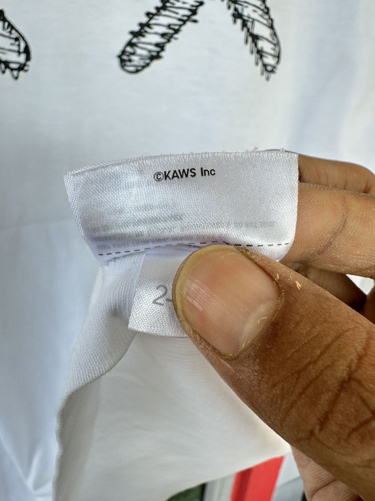 Kaws × Uniqlo Kaws X Uniqlo Tee Size US XL / EU 56 / 4 - 7 Thumbnail