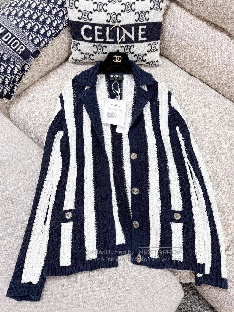 Chanel Chanel Vertical striped diamond buckle long-sleeved knitte Size XS / US 0-2 / IT 36-38 - 2 Thumbnail