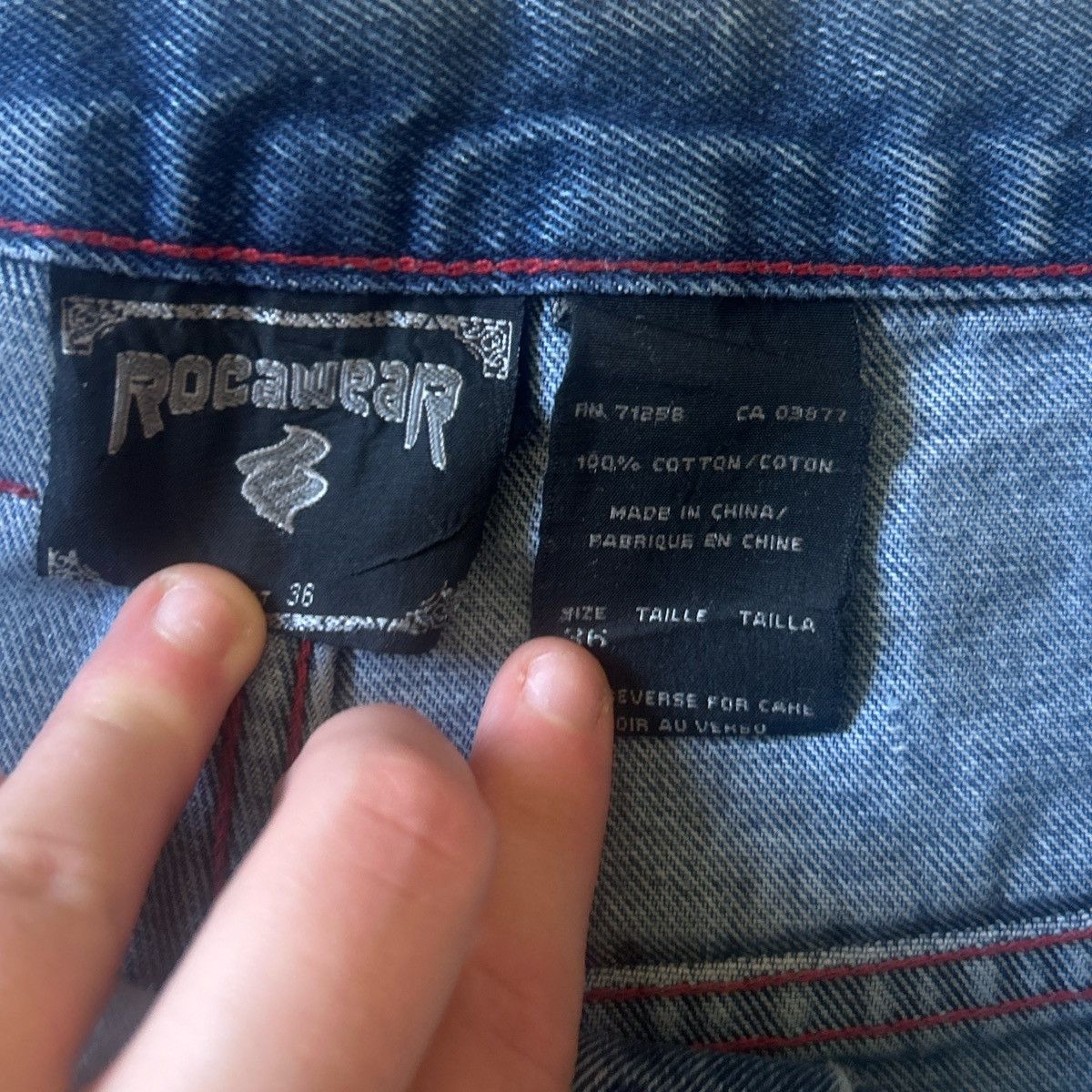 Rocawear VINTAGE BLUE ROCAWEAR DISTRESSED JORTS Size US 35 - 3 Thumbnail
