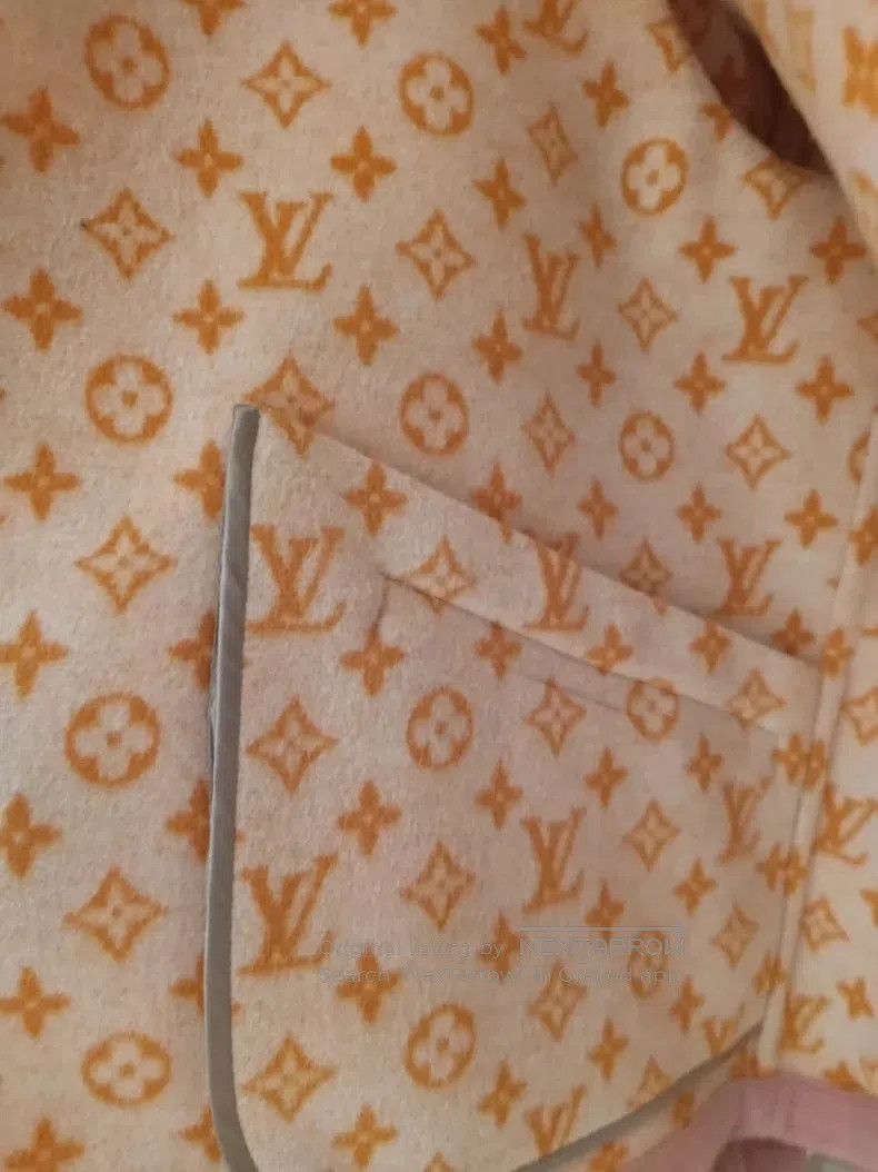 Louis Vuitton LV Pink Hooded Wool Coat 40. Size US L / EU 52-54 / 3 - 6 Thumbnail