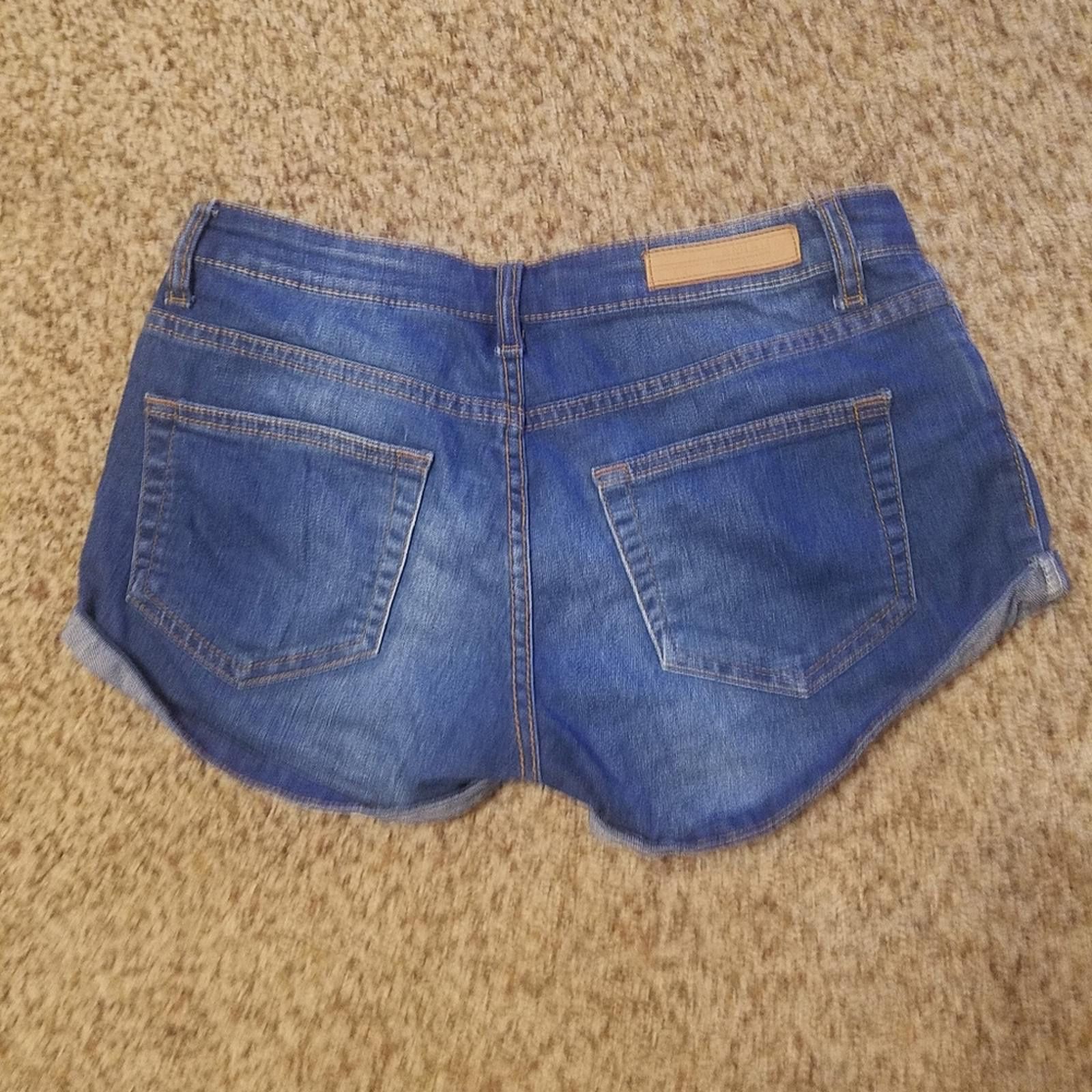 Designer Amisu Jean Shorts Size 28 Size 28" / US 6 / IT 42 - 2 Thumbnail