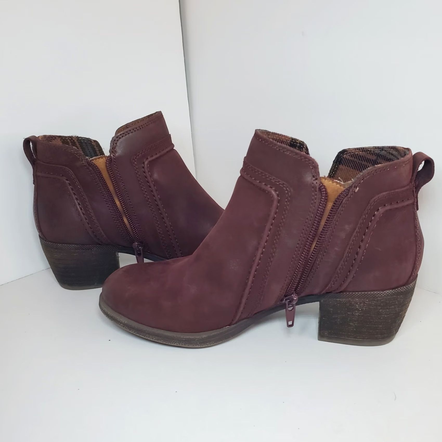 Vintage VINTAGE Cobb Hill Womens Red Leather Heeled Ankle Booties 6 Wide? Size US 6 / IT 36 - 6 Thumbnail