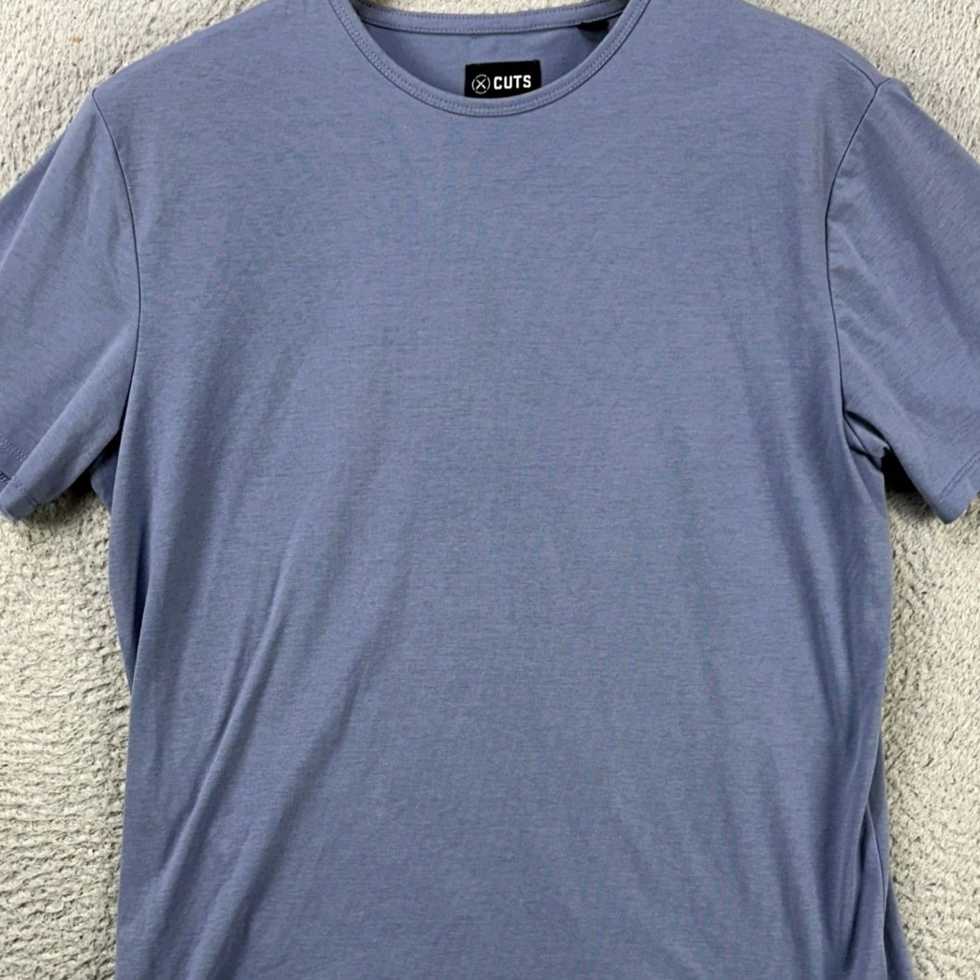 Cuts Cuts T-Shirt Crewneck Tee Mens Medium Light Blue Short Sleeve Casual Breathable Stretch Regular Necklace? Size US M / EU 48-50 / 2 - 2 Thumbnail
