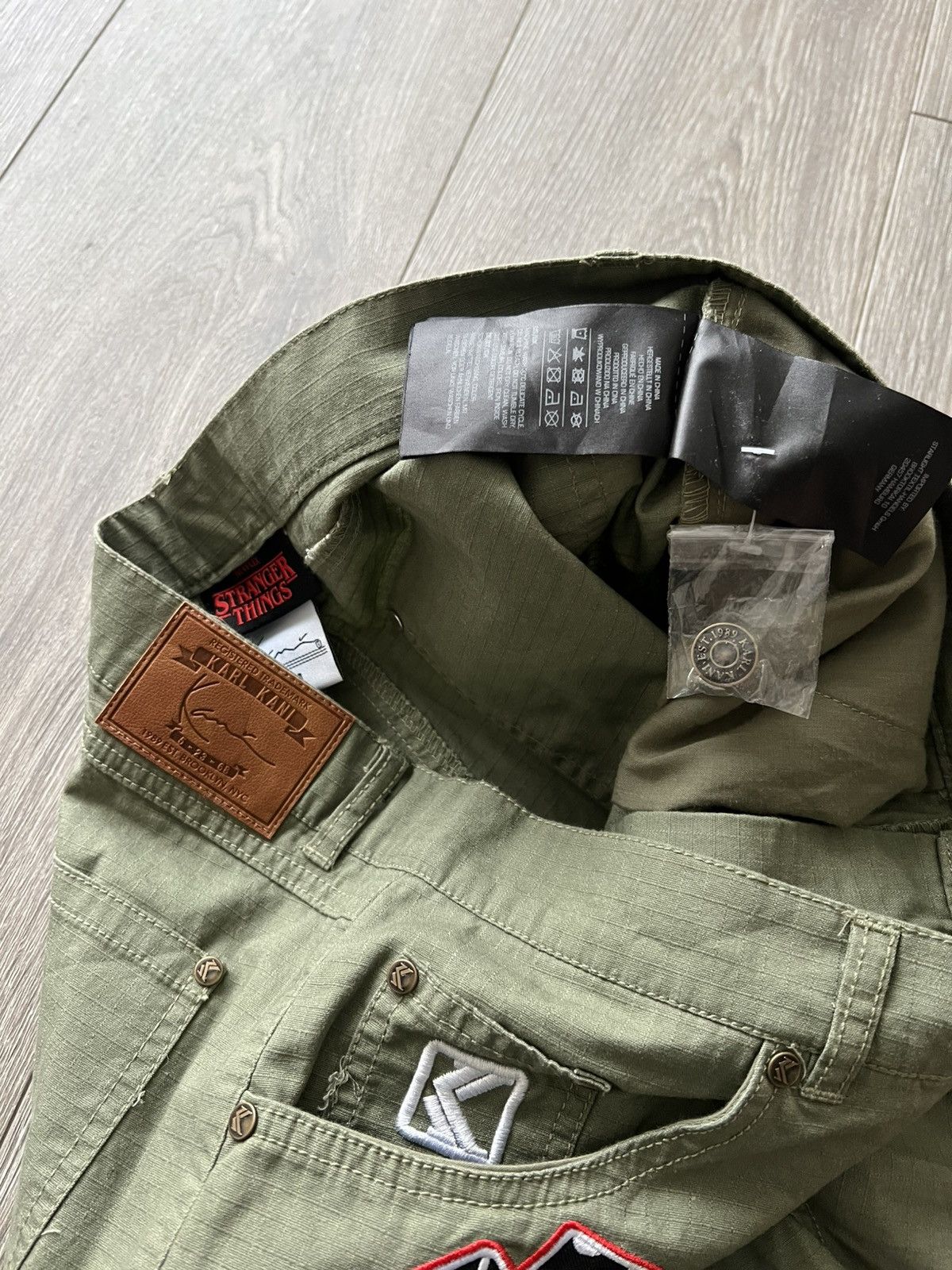 Karl Kani Karl Kani Cargo Shorts Rap Size US 32 / EU 48 - 15 Thumbnail