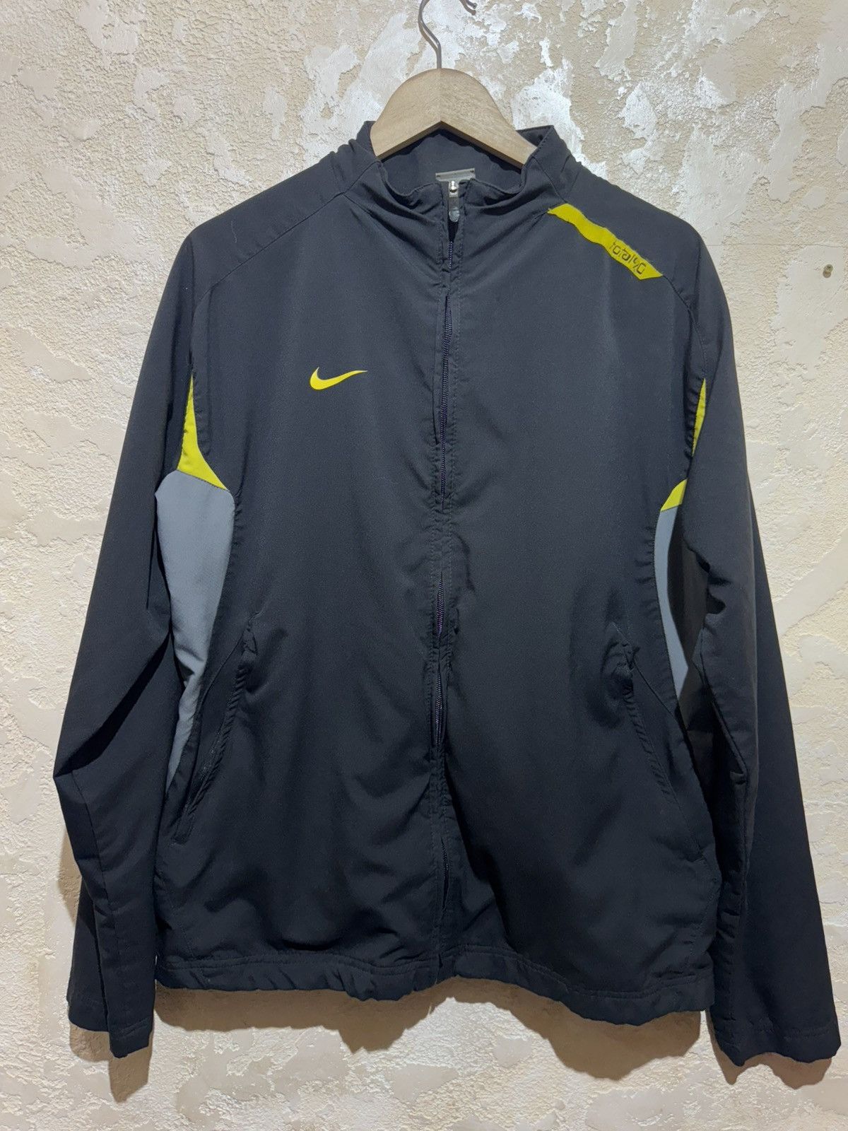 Nike Vintage Nike TOTAL 90 Light Jacket Size XL Size US XL / EU 56 / 4 - 1 Thumbnail