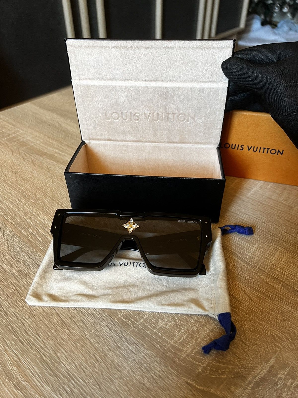 Louis Vuitton Cyclone Sunglasses Louis Vuitton. Size ONE SIZE - 7 Thumbnail