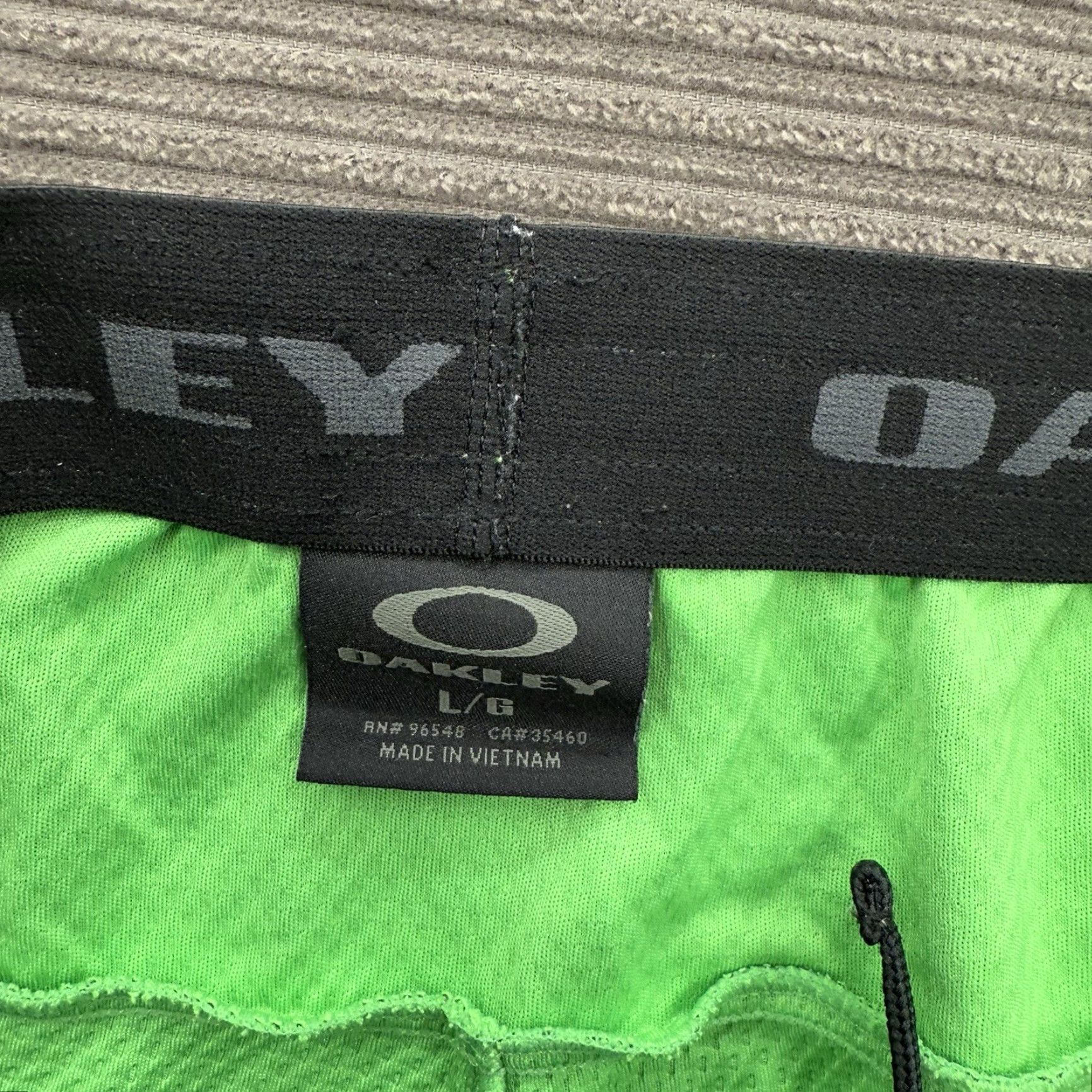 Oakley Oakley Sea Slater Short Men L Green Polyester Beach Outdoors Weekend Casual Open Front Drawstring Pockets Logo Board Style Summer Mens Size US 33 - 3 Thumbnail