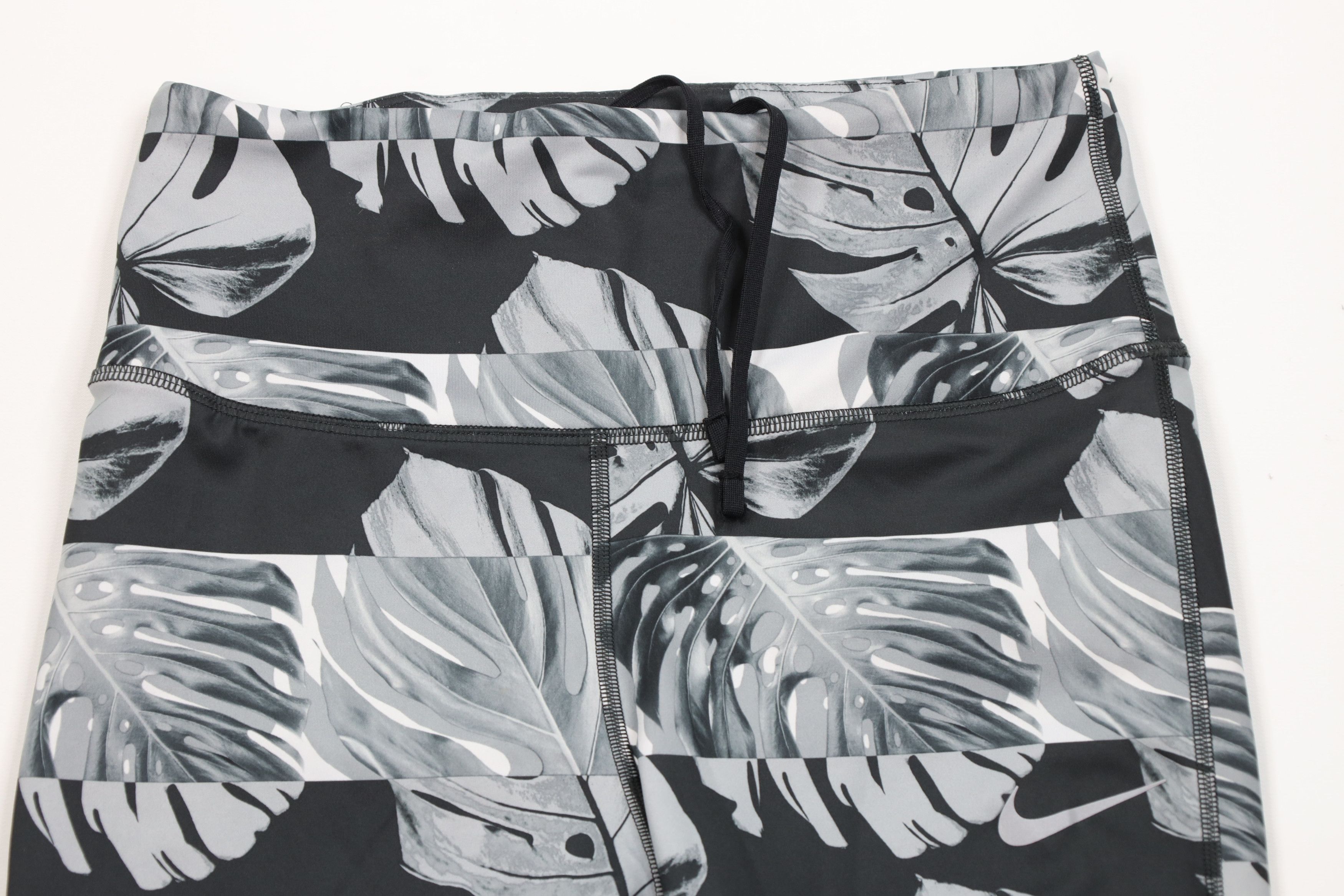 Nike Nike Runway Graphic Leaf Cropped Gym Training Running Tights Size 26" / US 2 / IT 38 - 2 Thumbnail