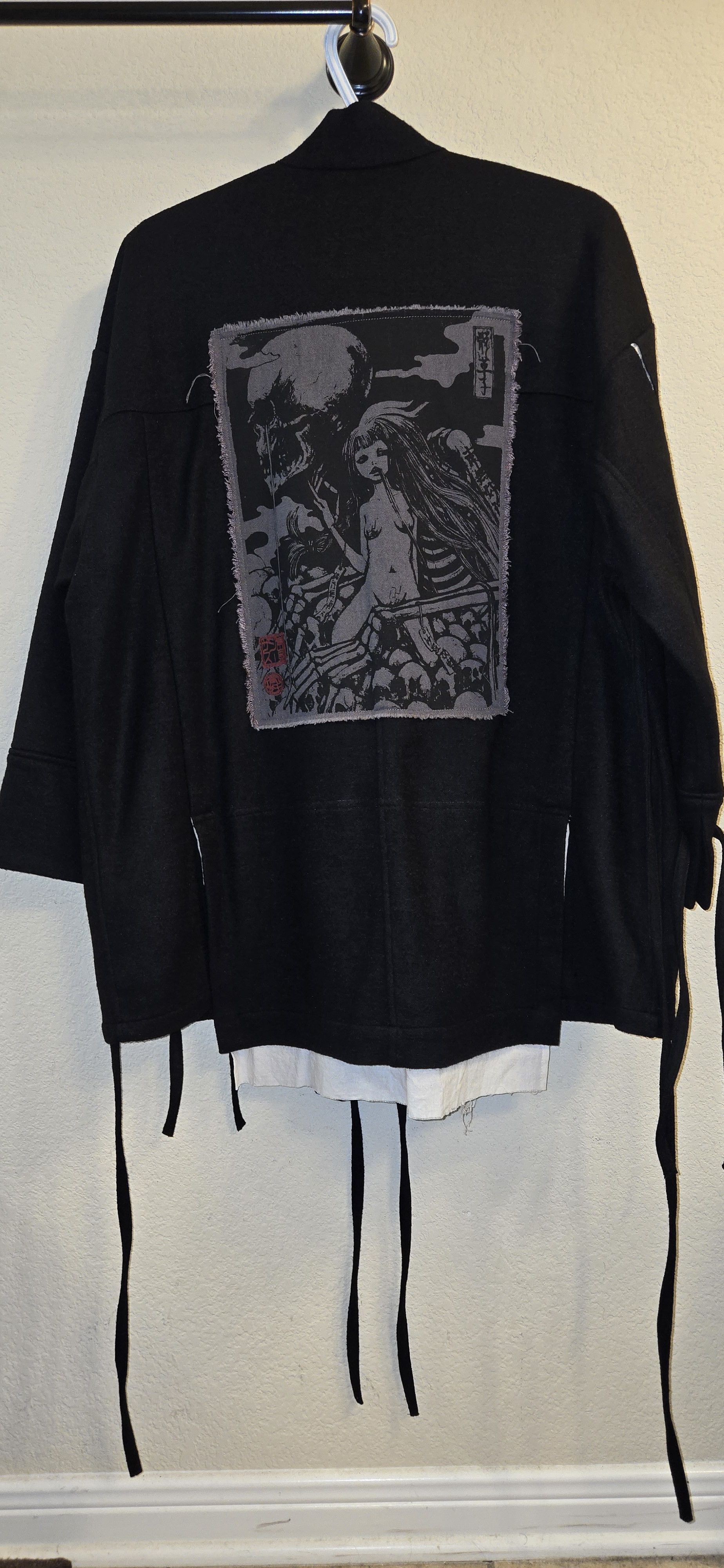 Professor.E X Tokyo Jesus " Shrine Maiden" Noragi/Kimono Size US S / EU 44-46 / 1 - 1 Thumbnail