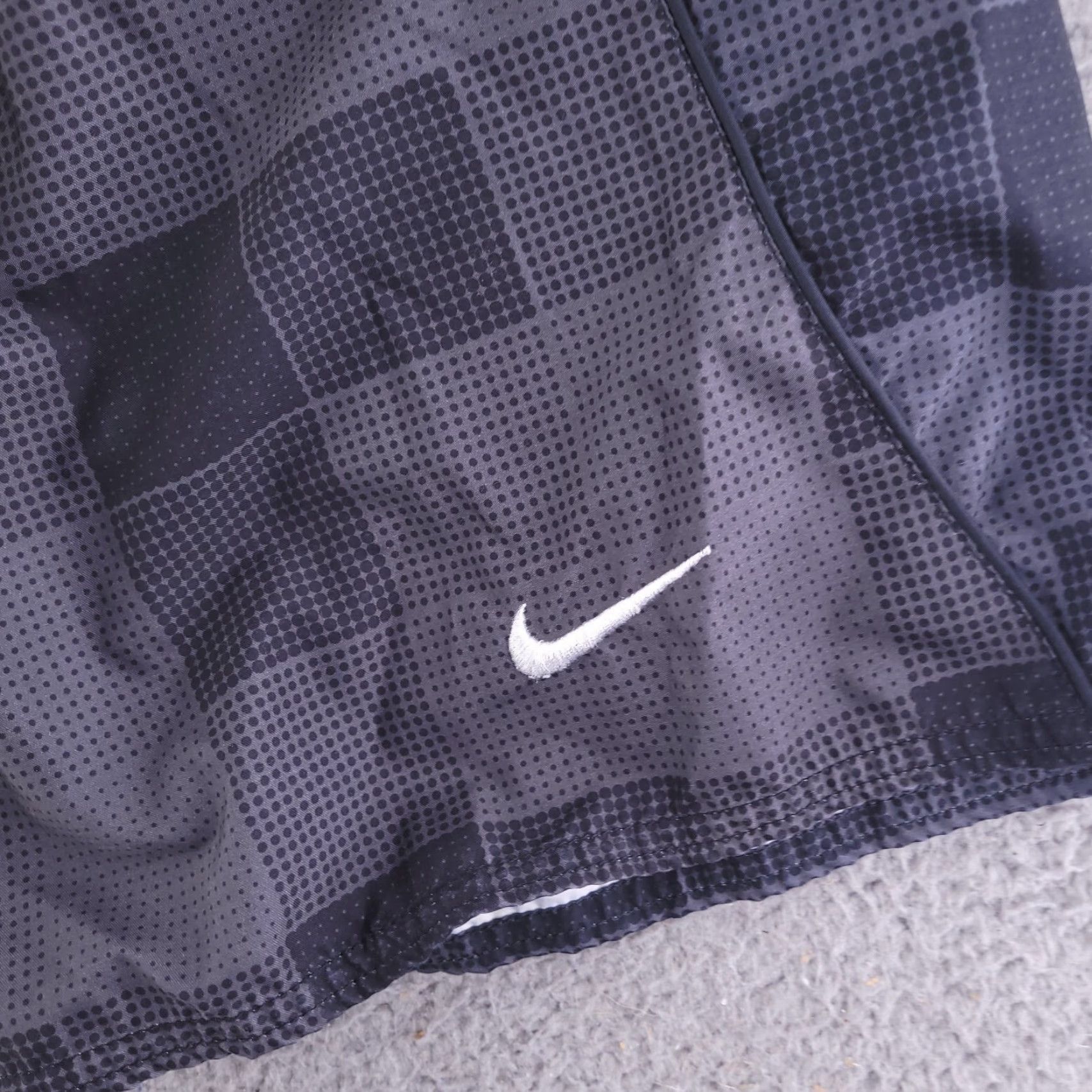 Nike Nike Shorts Mens L Black Board Shorts Swim Trunks Casual Size US 33 - 2 Thumbnail