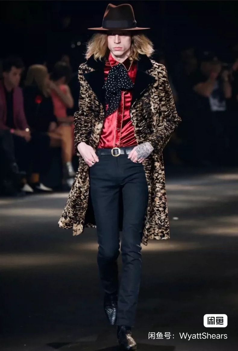 Saint Laurent Paris Saint Laurent Paris16 FW Red Velvet Gold Thread Court Shir Size US M / EU 48-50 / 2 - 7 Thumbnail