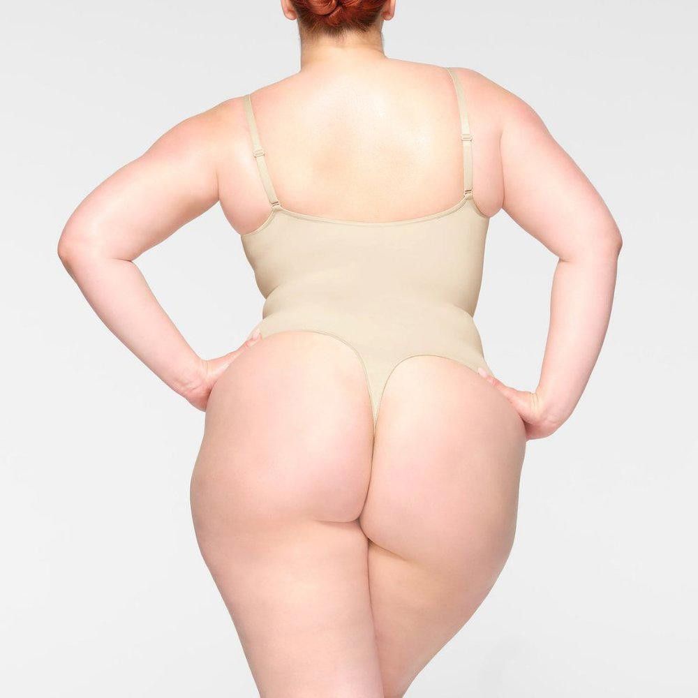 Designer CT599a Skims NWOT Seamless Sculpt Thong Bodysuit Sand L/XL Size ONE SIZE - 3 Thumbnail