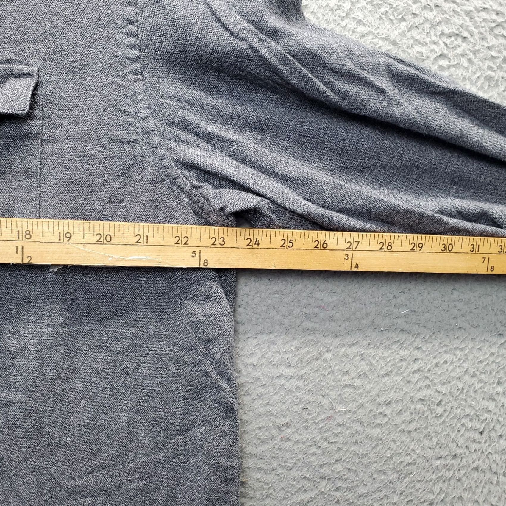 Old Navy Old Navy Coupe Standard Shirt: Men XL Gray Button-Up, Long Sleeve, Regular Fit Size US XL / EU 56 / 4 - 6 Thumbnail