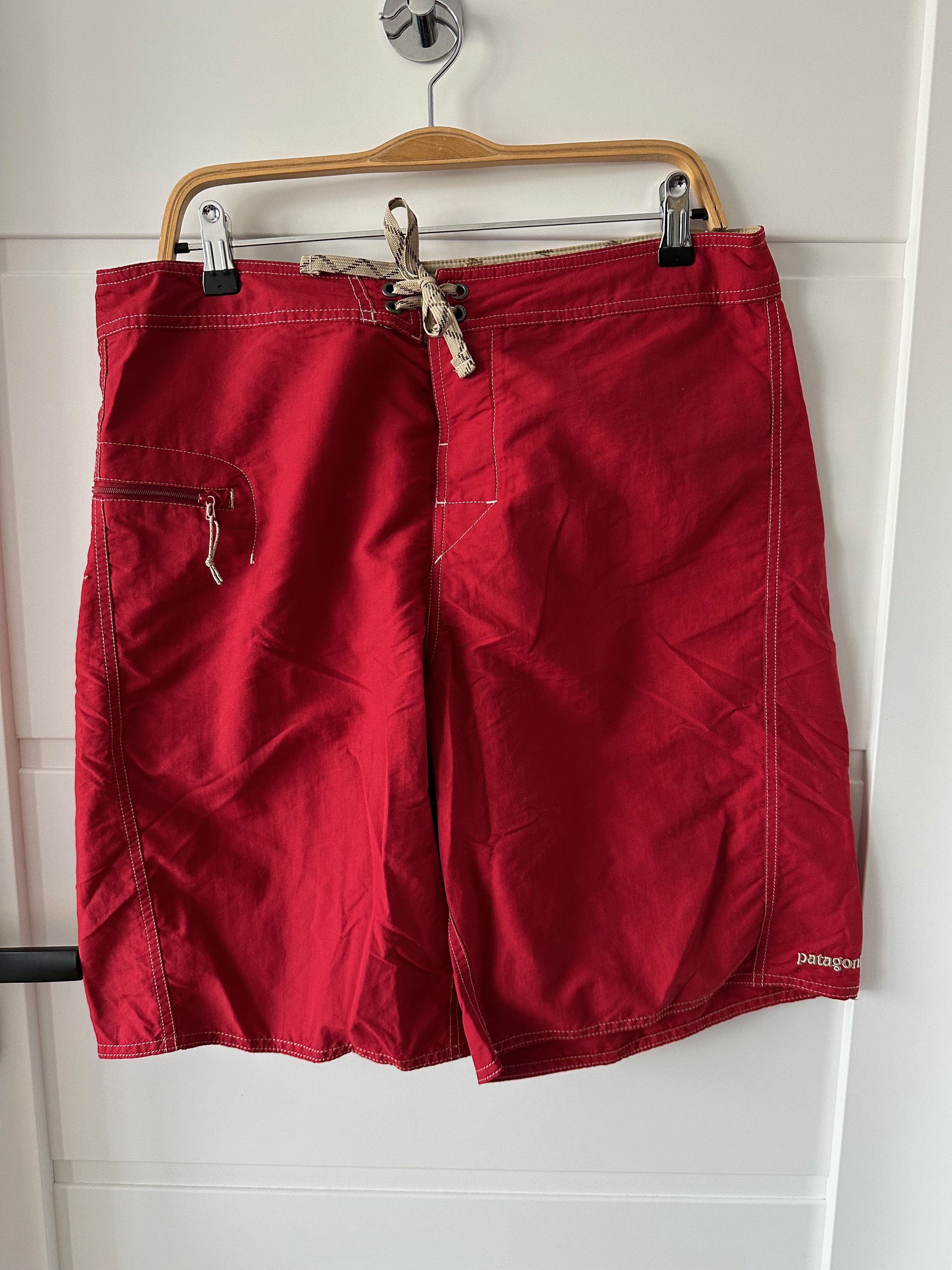 Patagonia Patagonia red packable shorts surf style Size US 34 / EU 50 - 2 Thumbnail