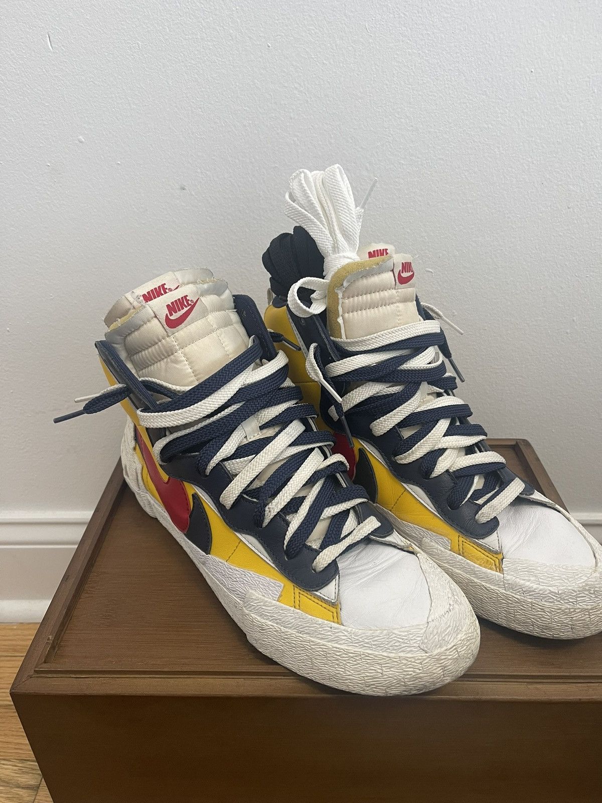 Nike × Sacai Sacai x Nike Blazer Mid Snow Beach Size US 11 / EU 44 - 2 Thumbnail