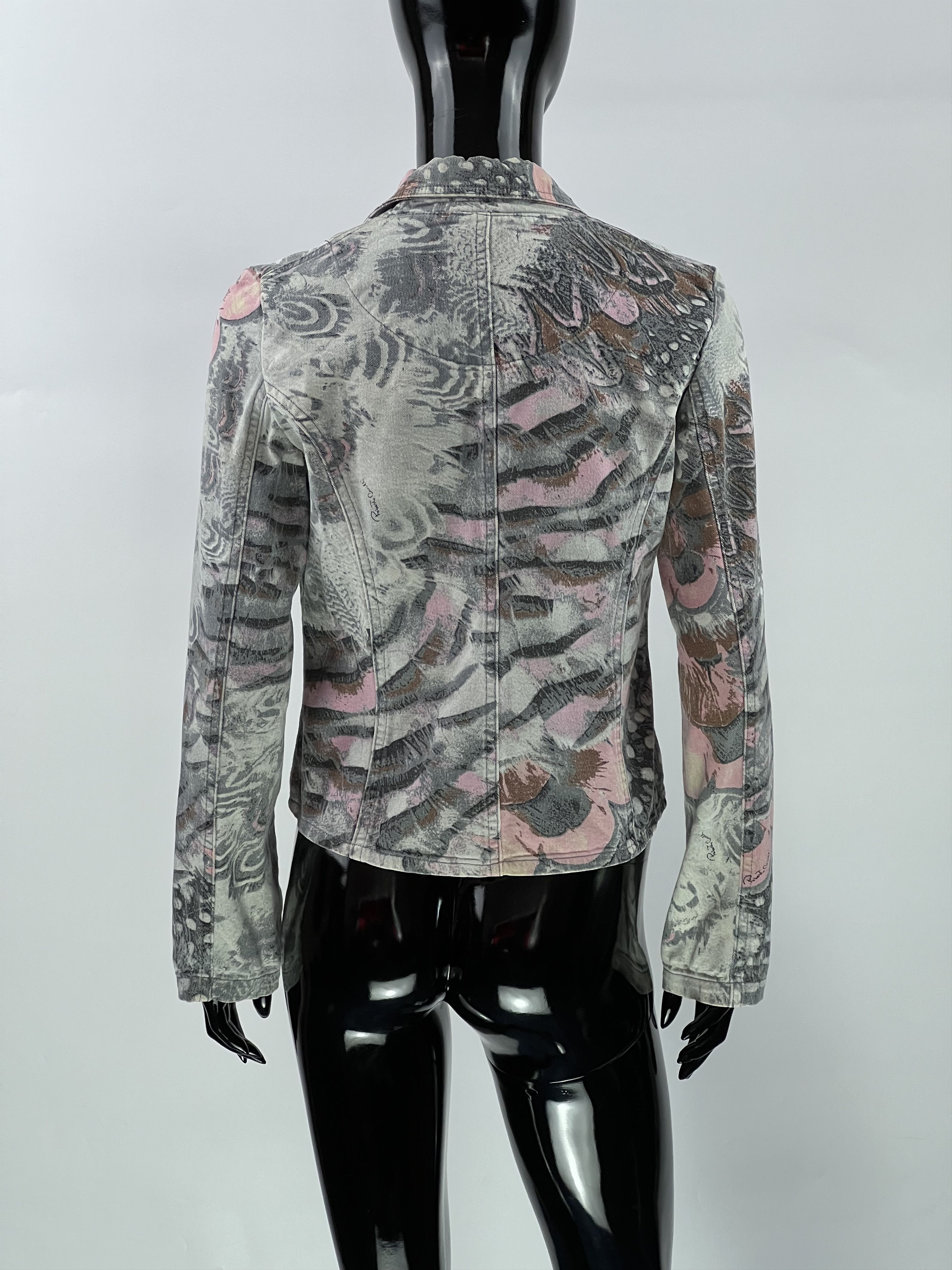 Roberto Cavalli Rare Vintage Roberto Cavalli Printed Denim Jacket Size S/M Size M / US 6-8 / IT 42-44 - 4 Thumbnail