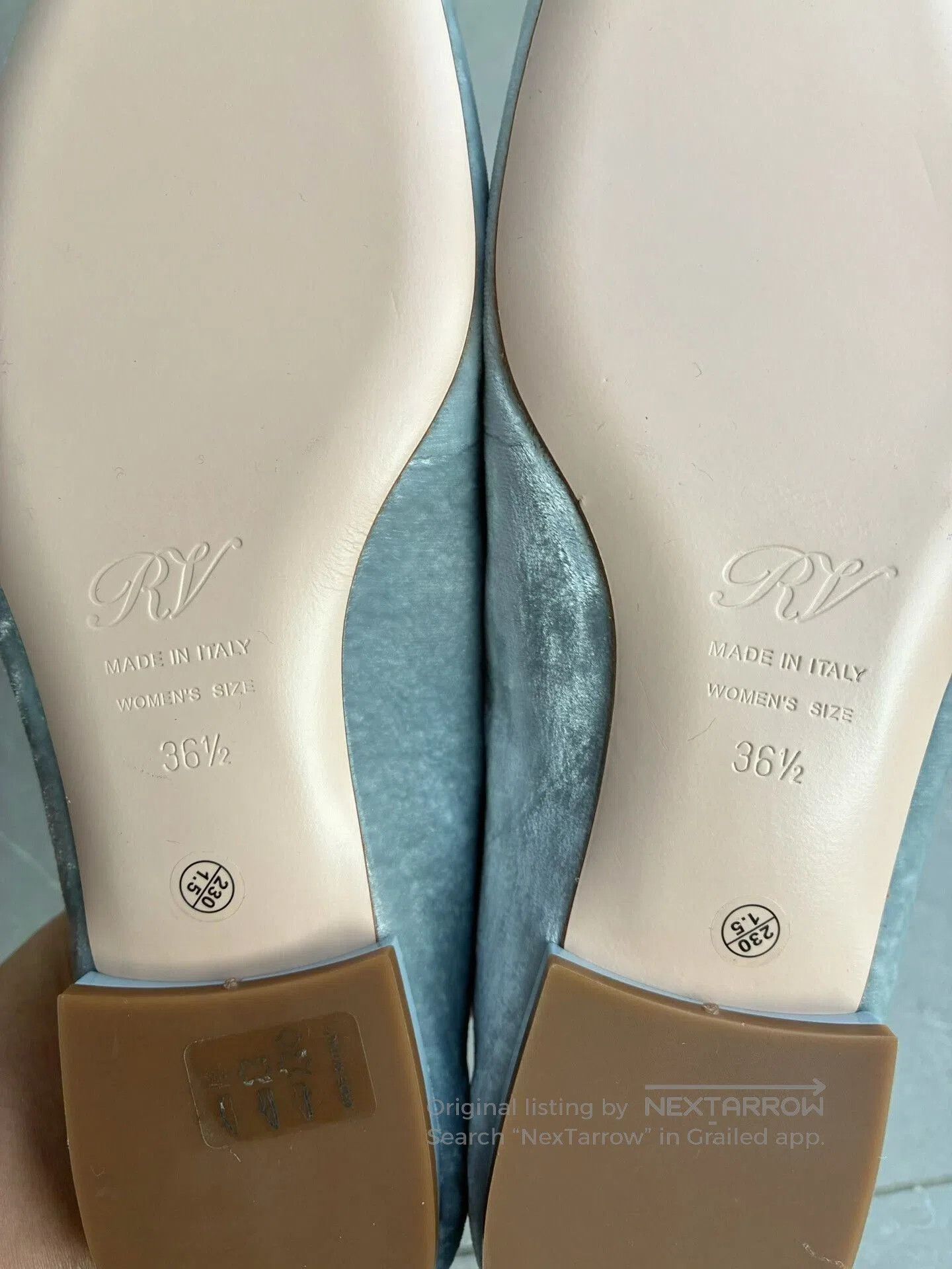 Roger Vivier Roger Vivier Velvet Crystal Buckle Mary Janes. Size US 5.5 / IT 35.5 - 6 Thumbnail