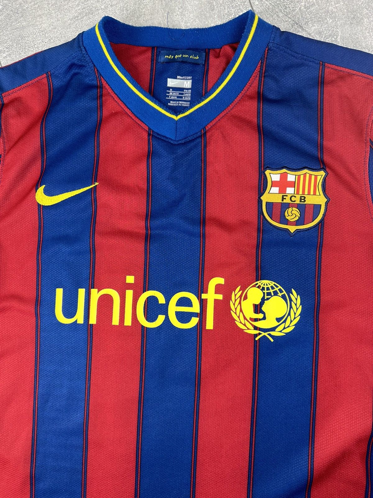 Nike Nike Barcelona FC #9 Ibrahimovic 2009/10 Home Soccer Jersey Size US M / EU 48-50 / 2 - 8 Thumbnail