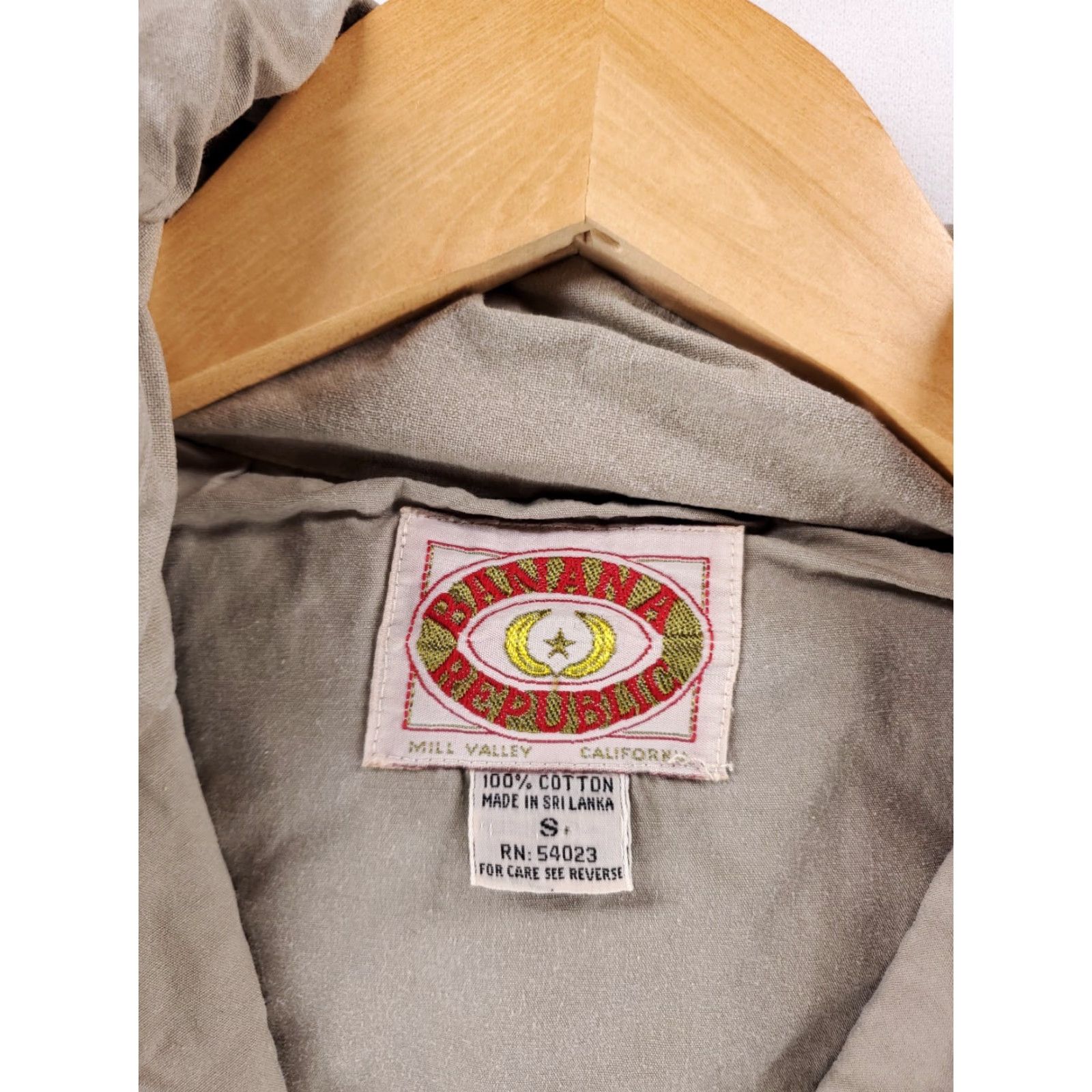 Banana Republic VINTAGE Banana Republic Vest Hooded Safari 80s 90s Mens S Beige Cotton Hunting Fishing Cargo Hooded Vest Mens S Size US S / EU 44-46 / 1 - 2 Thumbnail