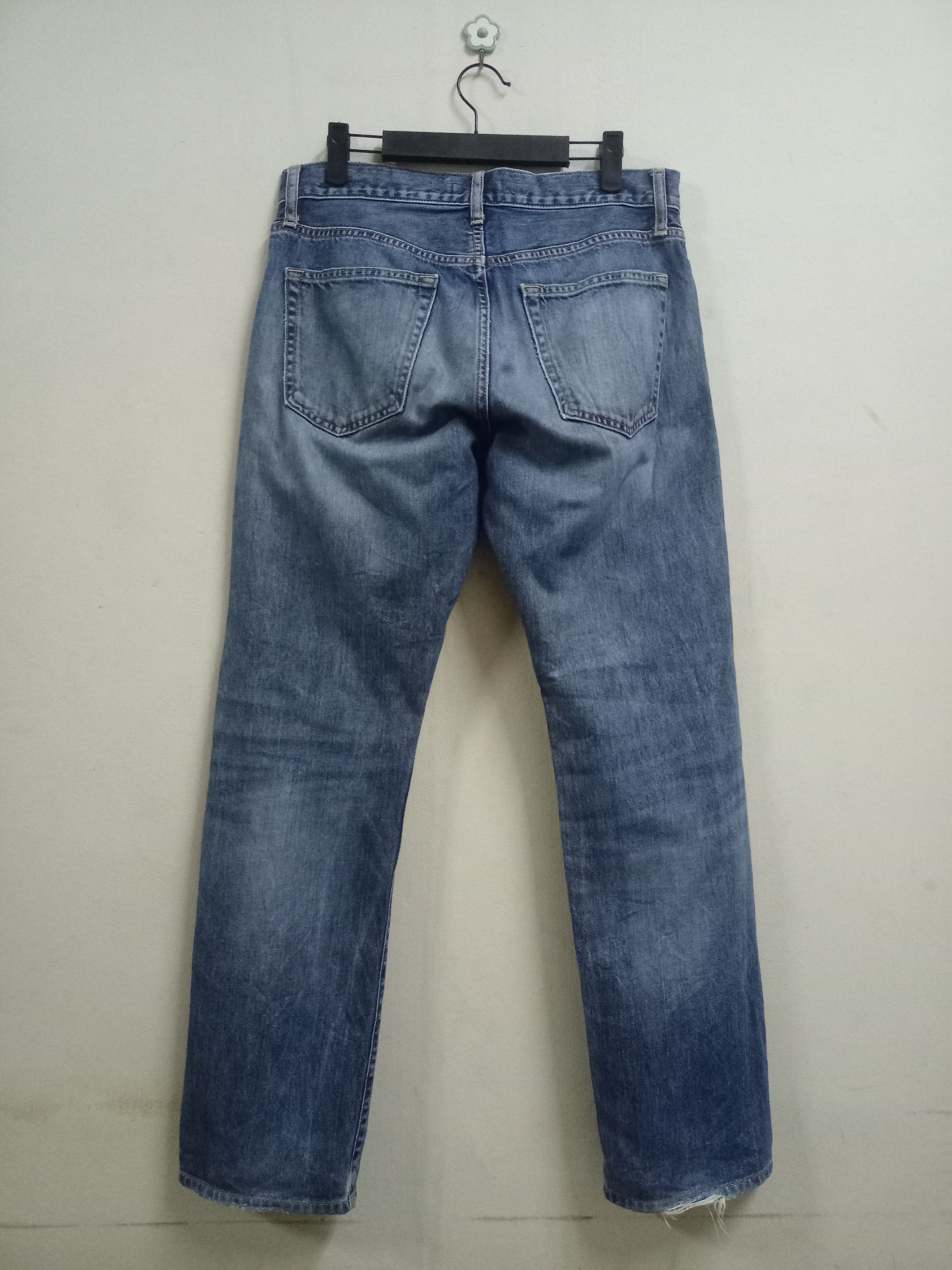 Japanese Brand × Uniqlo Vintage Uniqlo Selvedge Blue Wash Distressed Loose Jeans Size US 32 / EU 48 - 2 Thumbnail