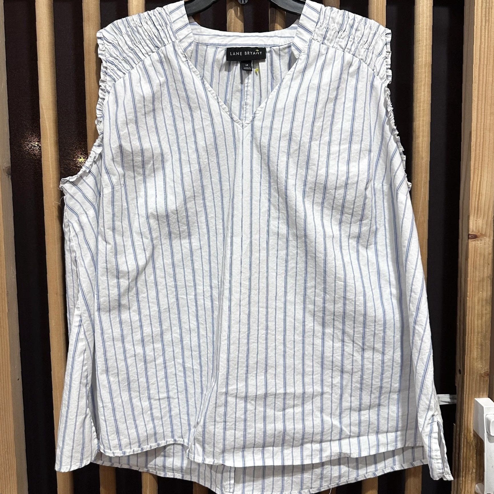 Vintage Lane Bryant Blouse Women Plus 18 Blue White Striped Sleeveless V Neck Ruffle Cotton Polyester Spandex Size XXL / US 16-18 / IT 52-54 - 2 Thumbnail