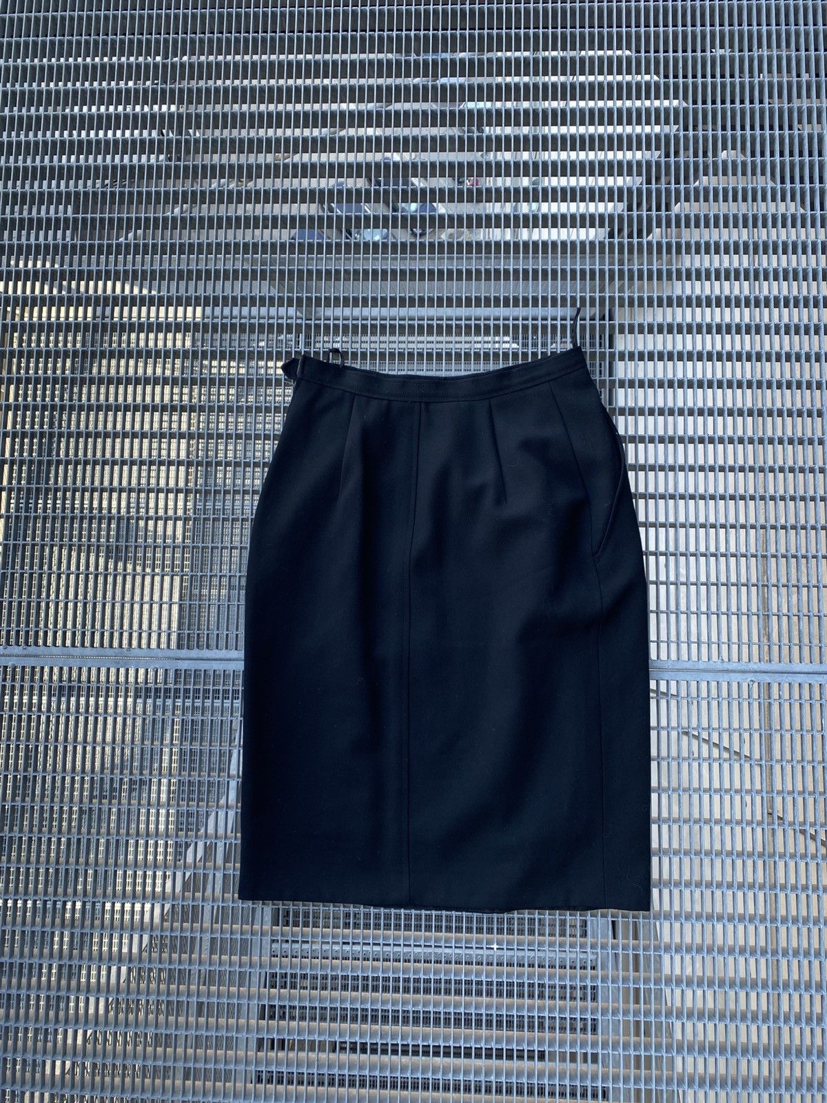 Saint Laurent Paris Vinatge Saint Laurent Casual Skirt Size 25" / US 0 / IT 36 - 1 Thumbnail