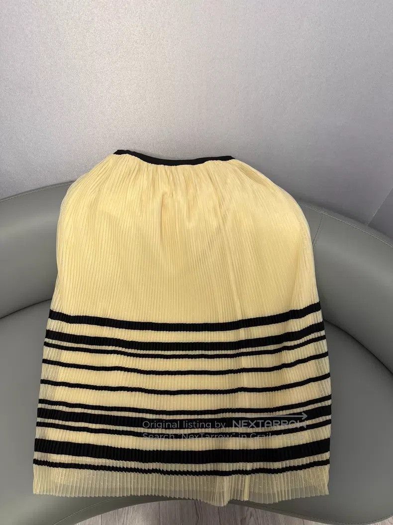 Valentino Valentino Skirt Size S / US 4 / IT 40 - 2 Thumbnail