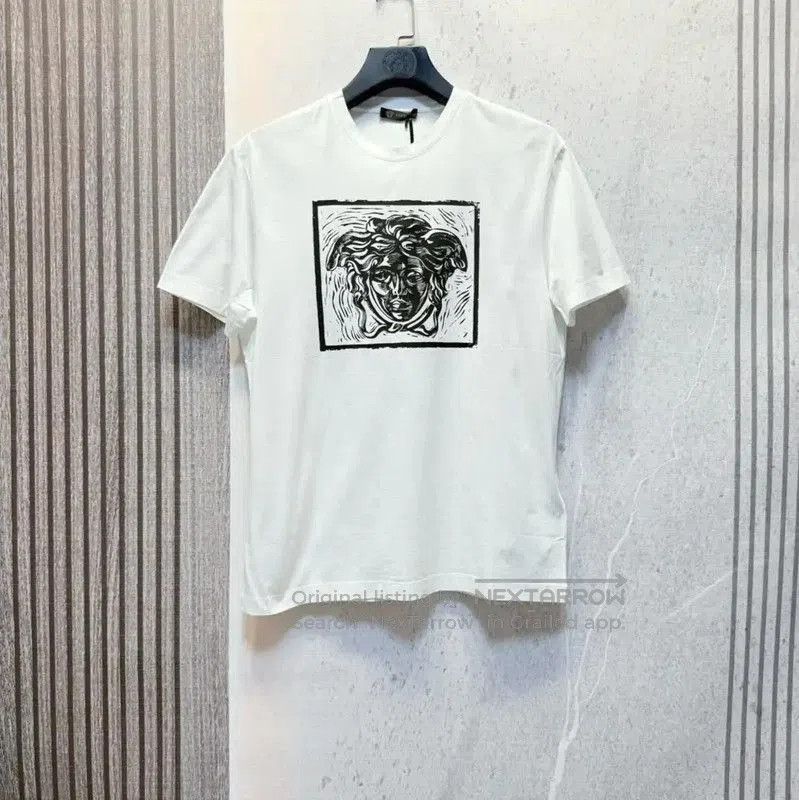 Versace Versace Men's White Cotton Printed T-Shirt . Size US L / EU 52-54 / 3 - 1 Thumbnail