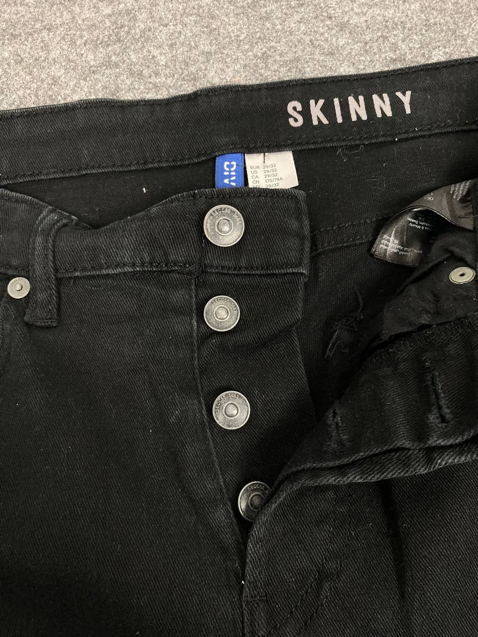 H&M h&m skinny distressed stretch denim Size US 30 / EU 46 - 8 Thumbnail