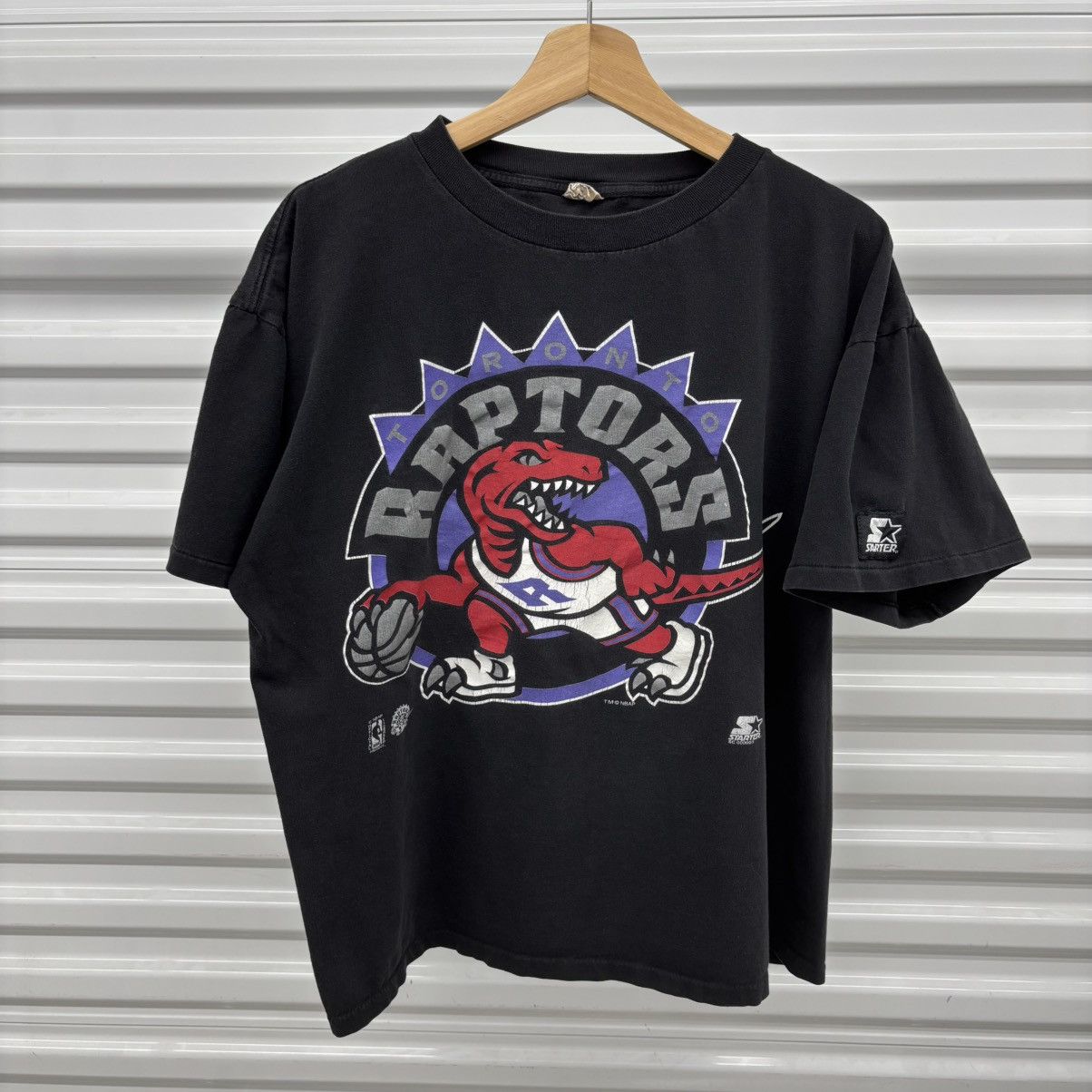 Starter Vintage 1990s Toronto Raptors Starter T-Shirt Size US L / EU 52-54 / 3 - 6 Thumbnail