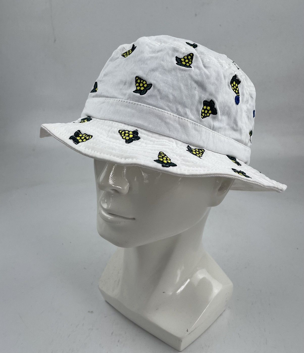 Japanese Brand fruit logo embroidered bucket hat tc38 Size ONE SIZE - 1 Thumbnail