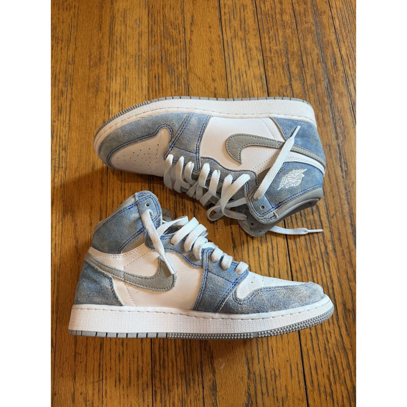 Nike Nike Air Jordan 1 Shoes Youth Size 7Y Hyper Royal Retro High Size US 8.5 / IT 38.5 - 1 Thumbnail