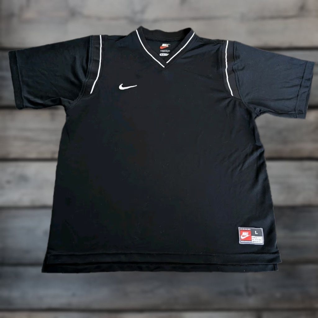 Nike VINTAGE Nike Team Shirt Mens Black Jersey Tee Shirt V-Neck Size L USA Made Size US L / EU 52-54 / 3 - 1 Thumbnail