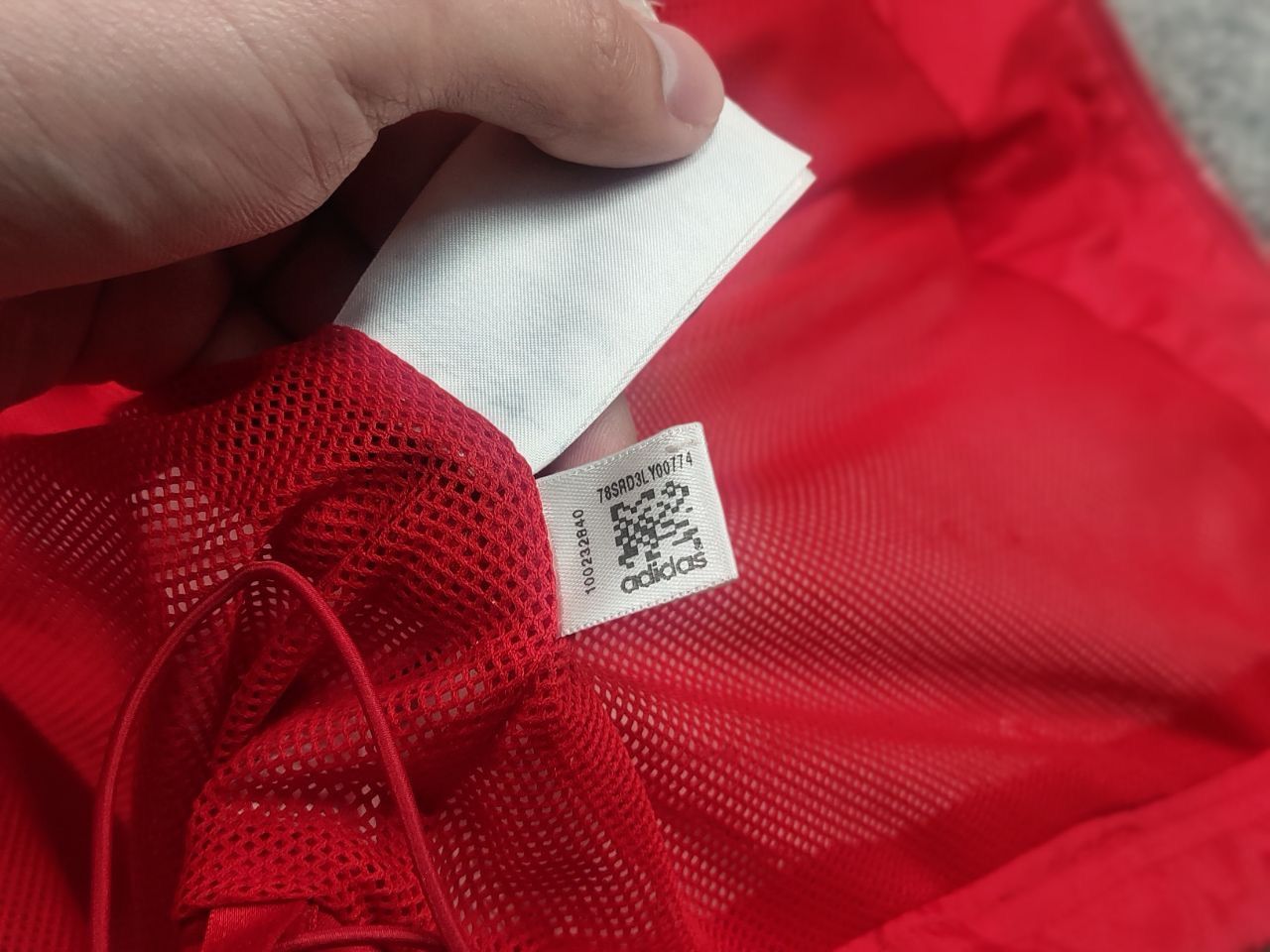 Adidas Vintage Adidas Liverpool 2009-10 Football Soccer Red Jacket Size US L / EU 52-54 / 3 - 18 Thumbnail