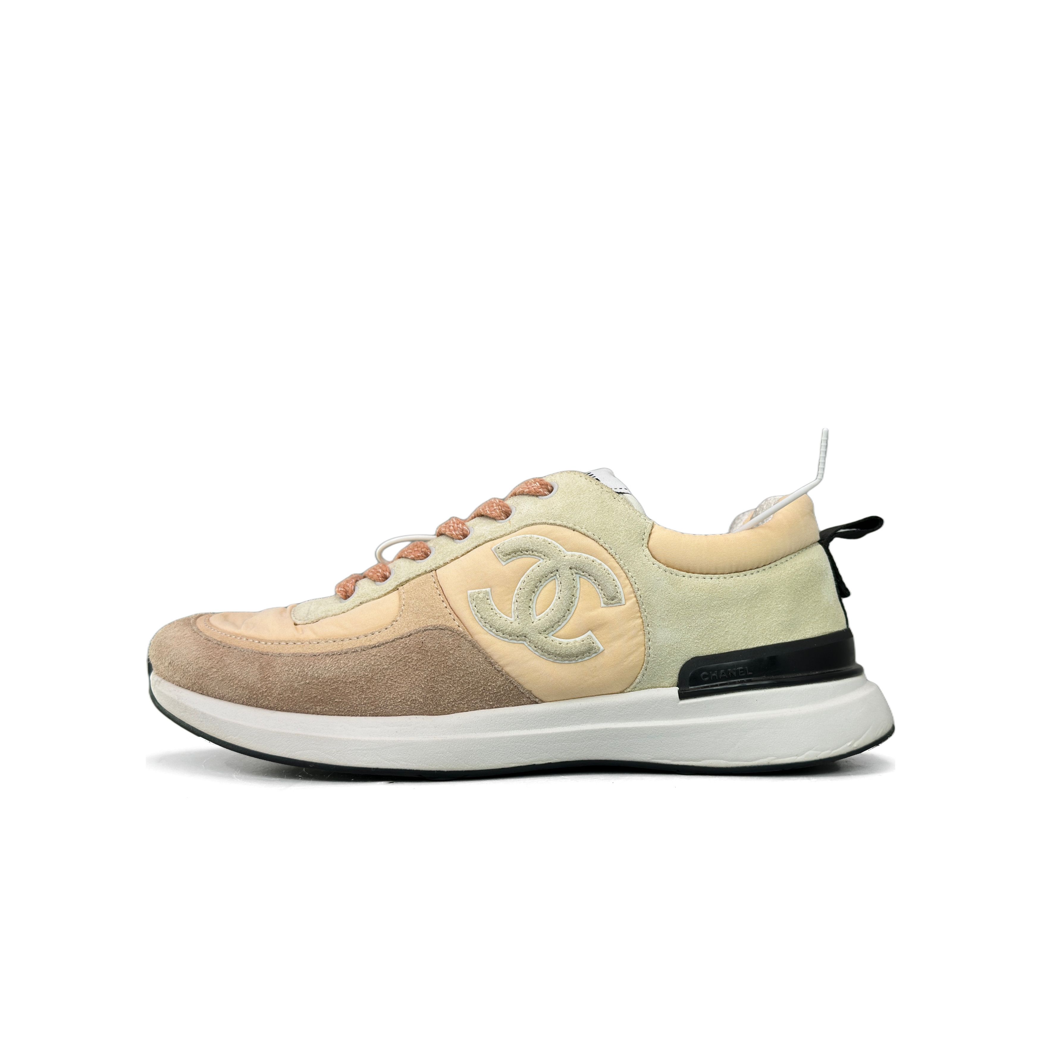 Chanel Chanel CC Logo Low-Top Sneakers Size 40 Size US 9 / IT 39 - 1 Thumbnail