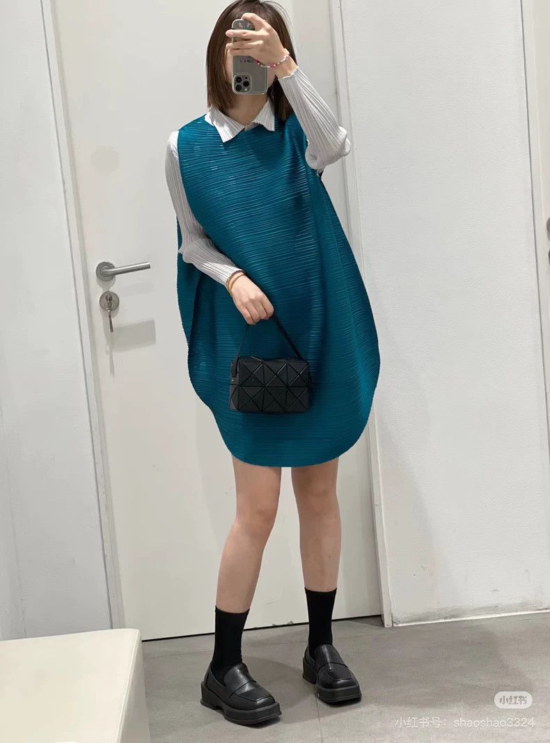 Issey Miyake Issey Miyake Green round top Size L / US 10 / IT 46 - 4 Thumbnail