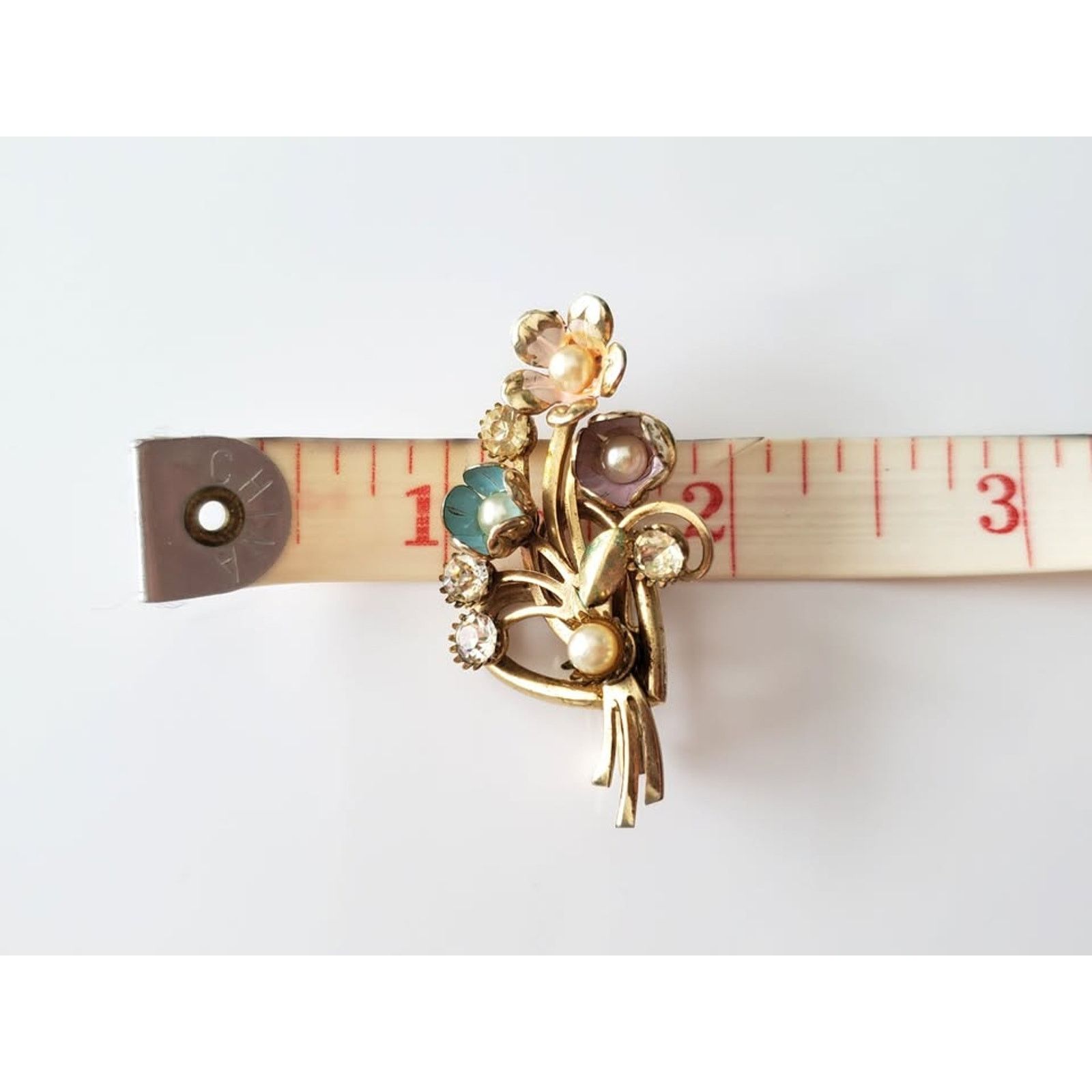 Other Vintage Metal Pastel Enamel Rhinestone and Faux Pearl Brooch Size ONE SIZE - 5 Thumbnail