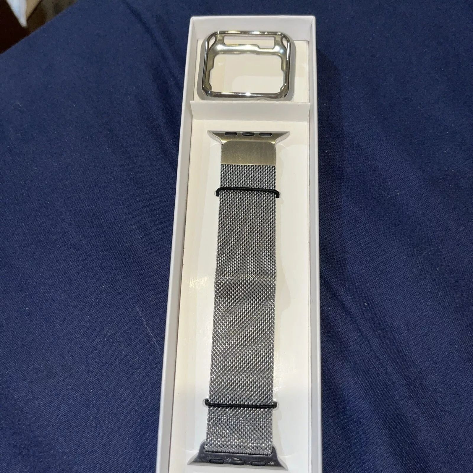 Apple Band/ Silicon Cover fits Apple Watch 38/40/41mm Series 1 - 6 Size ONE SIZE - 3 Thumbnail
