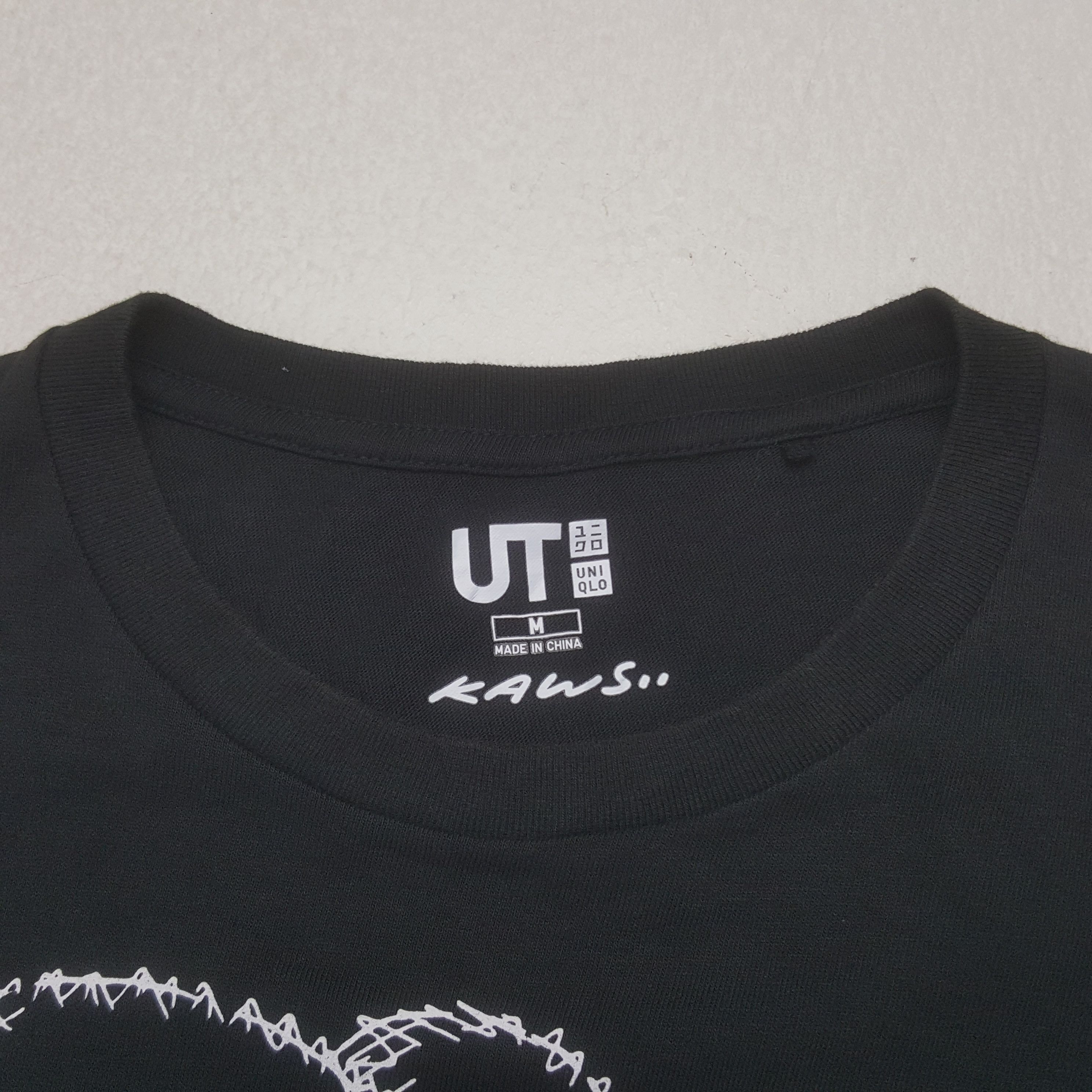 Kaws × Uniqlo × Vintage Vintage Kaws Big Logo Tshirt Size US M / EU 48-50 / 2 - 4 Thumbnail