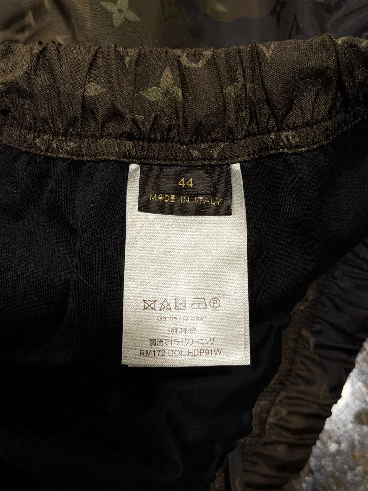 Louis Vuitton × Supreme Louis Vuitton x Supreme Monogram Camo Nylon Jogger Pants Size US 36 / EU 52 - 12 Thumbnail