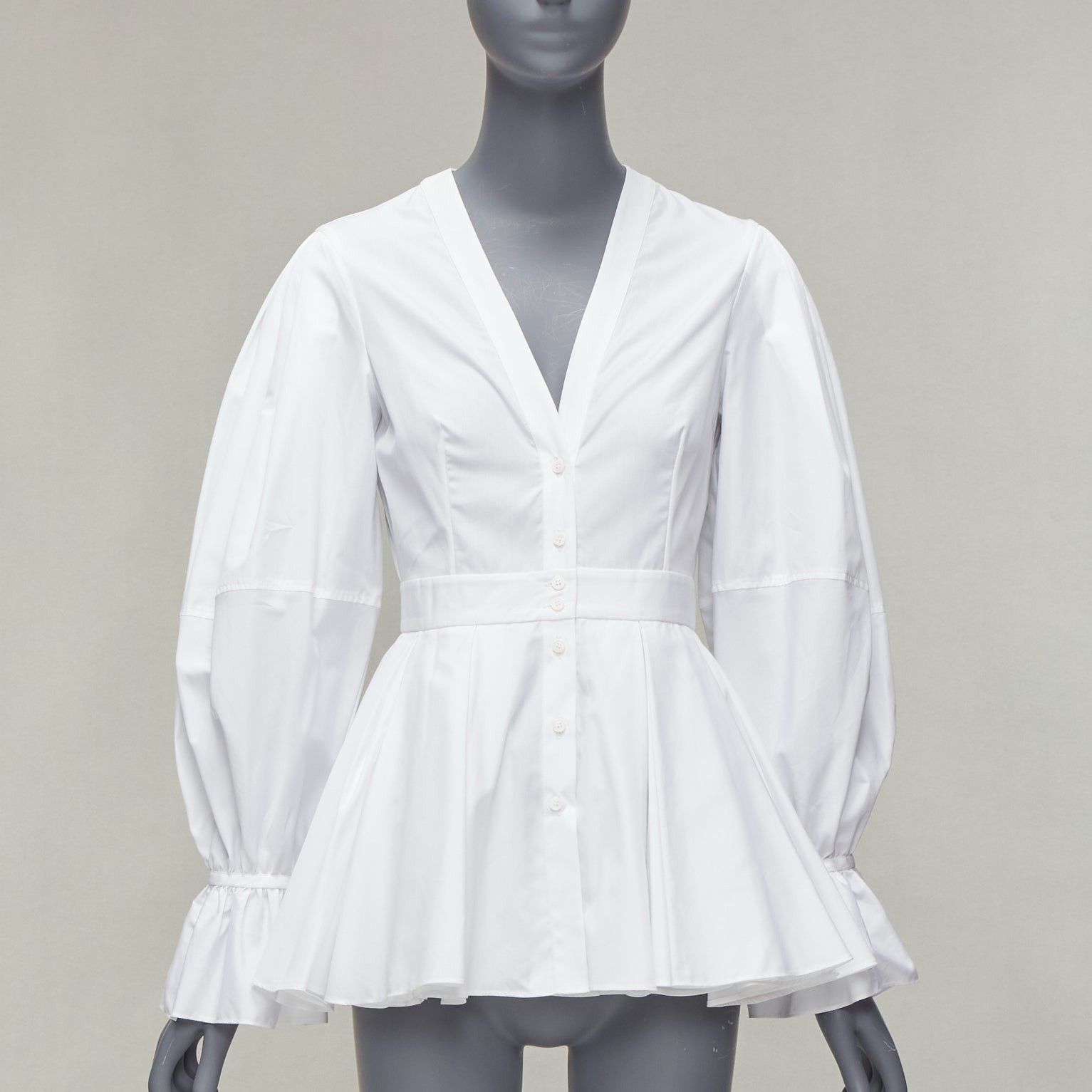 Alexander McQueen ALEXANDER MCQUEEN white cotton V-neck balloon sleeve peplum dress shirt IT38 XS Size XS / US 0-2 / IT 36-38 - 1 Thumbnail