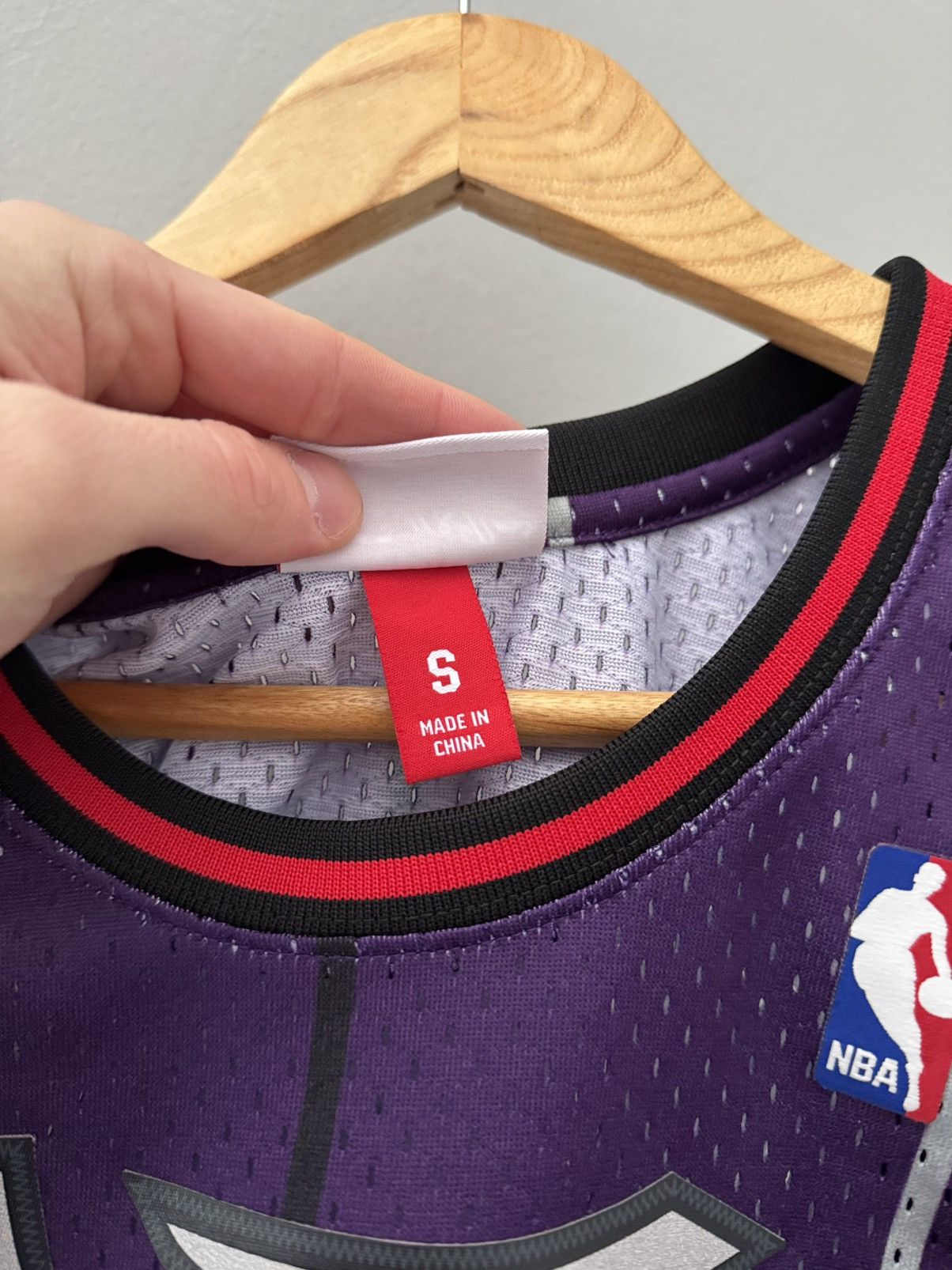 Mitchell & Ness Vince Carter Toronto Raptors Mitchell & Ness Jersey Size US S / EU 44-46 / 1 - 7 Thumbnail