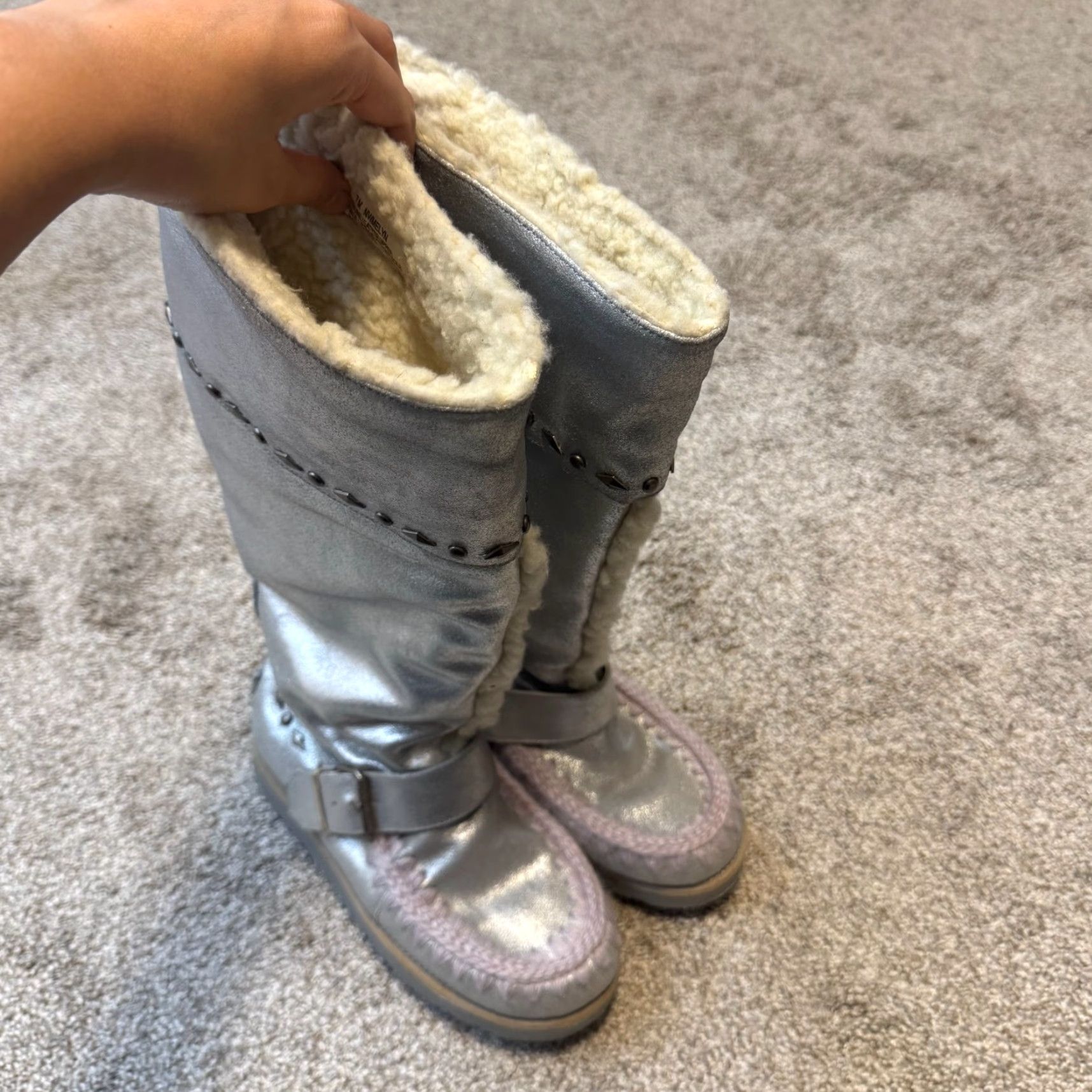 Nine West VINTAGE Nine West Snow Boot Women 7 Silver Leather Sherpa Fur Lined Y2K 90s Winter Boots Size US 7 / IT 37 - 2 Thumbnail