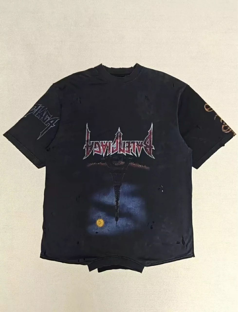 Balenciaga Balenciaga 23fw Inverted Iron Tower Mud Stained Damaged Water Washed Short Sleeve T-shirt Size US L / EU 52-54 / 3 - 1 Thumbnail