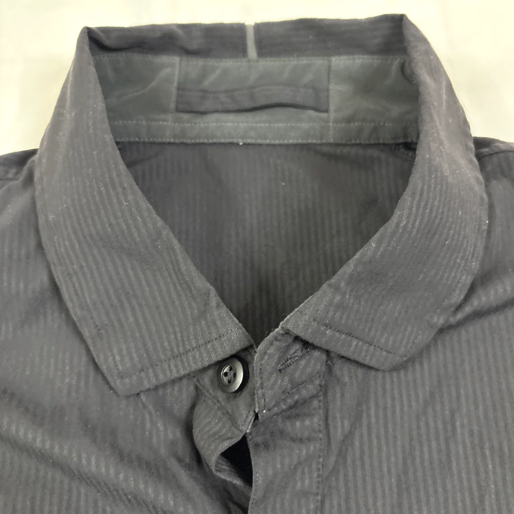 Lululemon Lululemon Black Striped Hidden Button Short Sleeve Shirt Mens Large Performance Shirt Size US L / EU 52-54 / 3 - 2 Thumbnail